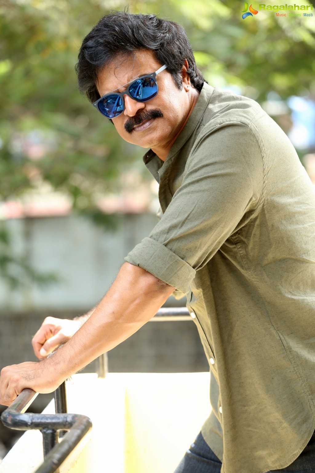 Brahmaji at Next Nuvve Interview