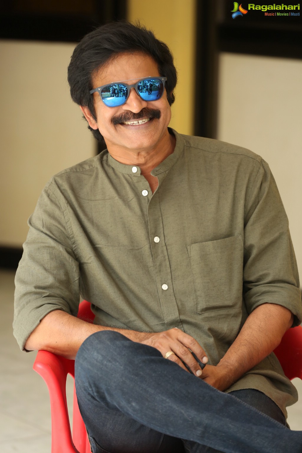 Brahmaji at Next Nuvve Interview