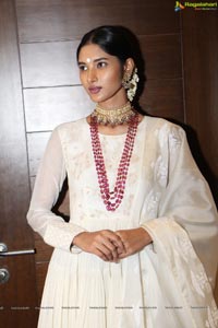 Devika Dhanyuni