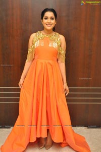 Anchor Rashmi Gautam