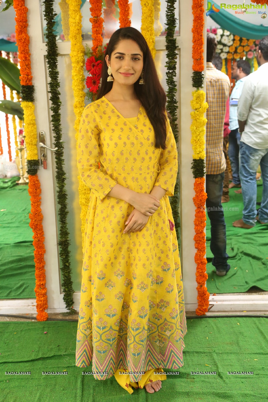 Ruhani Sharma at Chi La Sow Muhurat