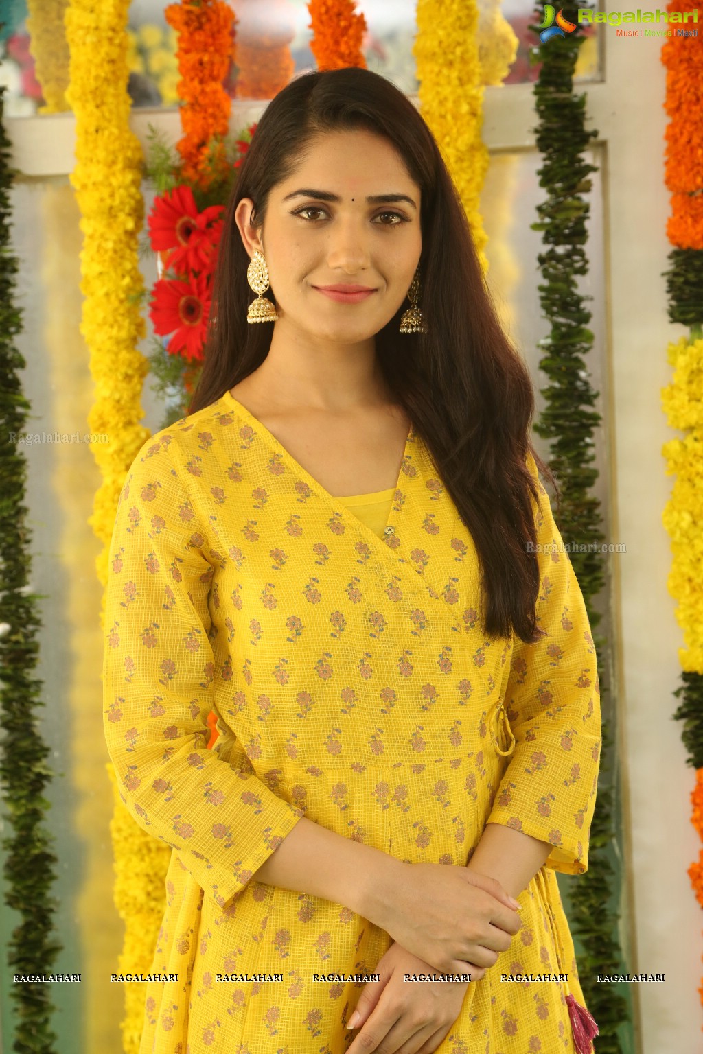 Ruhani Sharma at Chi La Sow Muhurat