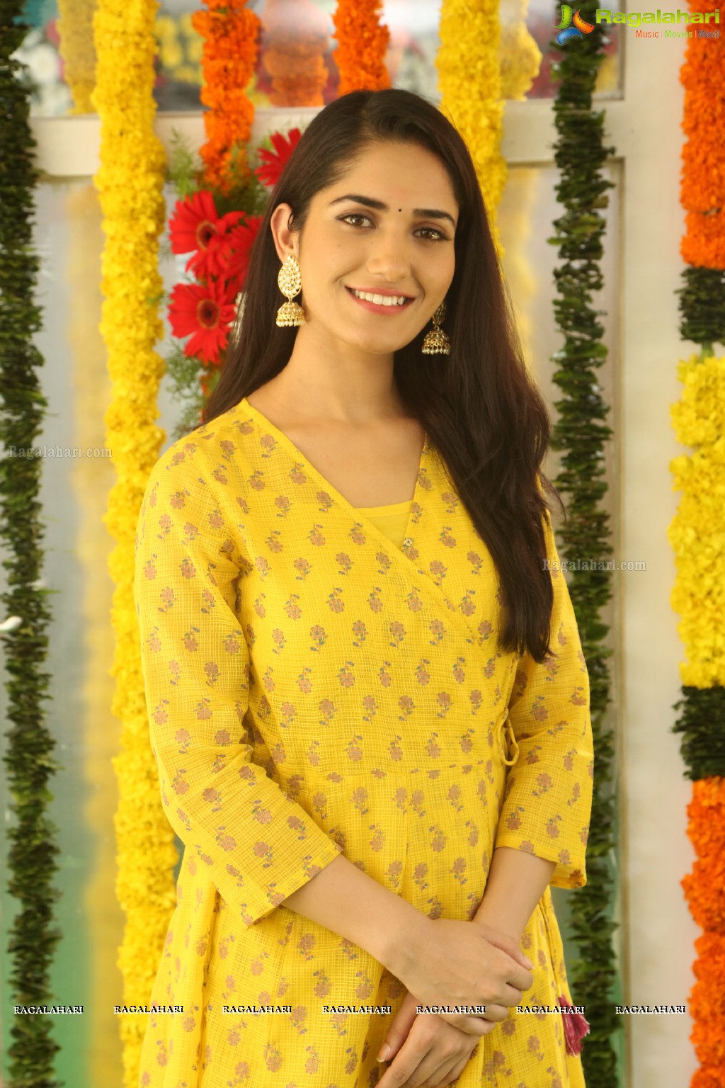 Ruhani Sharma at Chi La Sow Muhurat