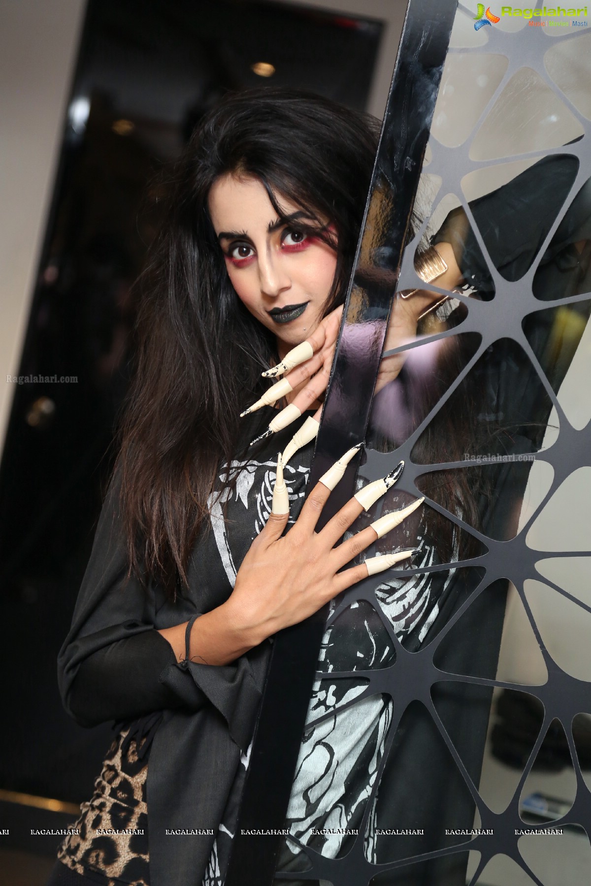 Sanjana at Happy Halloween at Mirrors