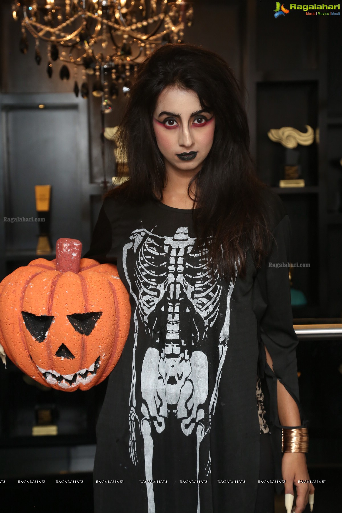 Sanjana at Happy Halloween at Mirrors