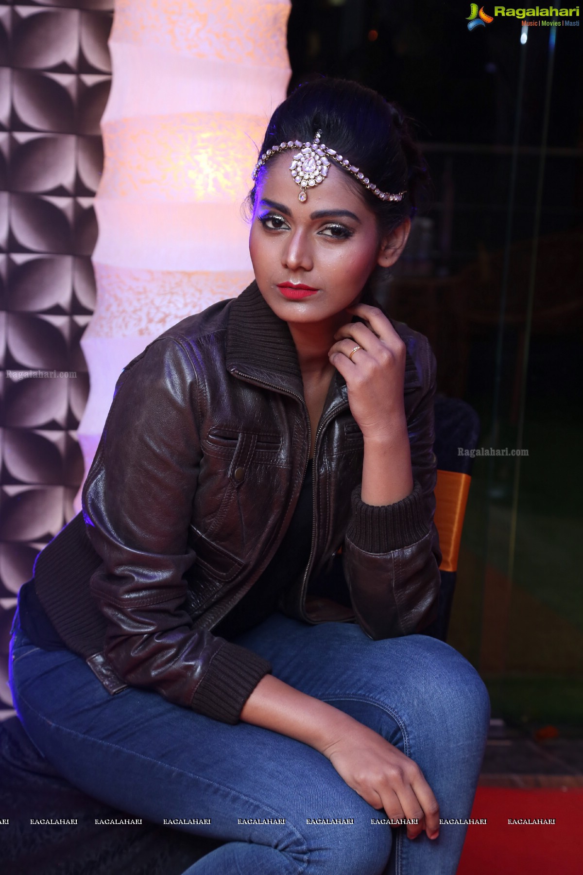 Sushmita Raj at Glaze and Gloss Salon Fashion Show