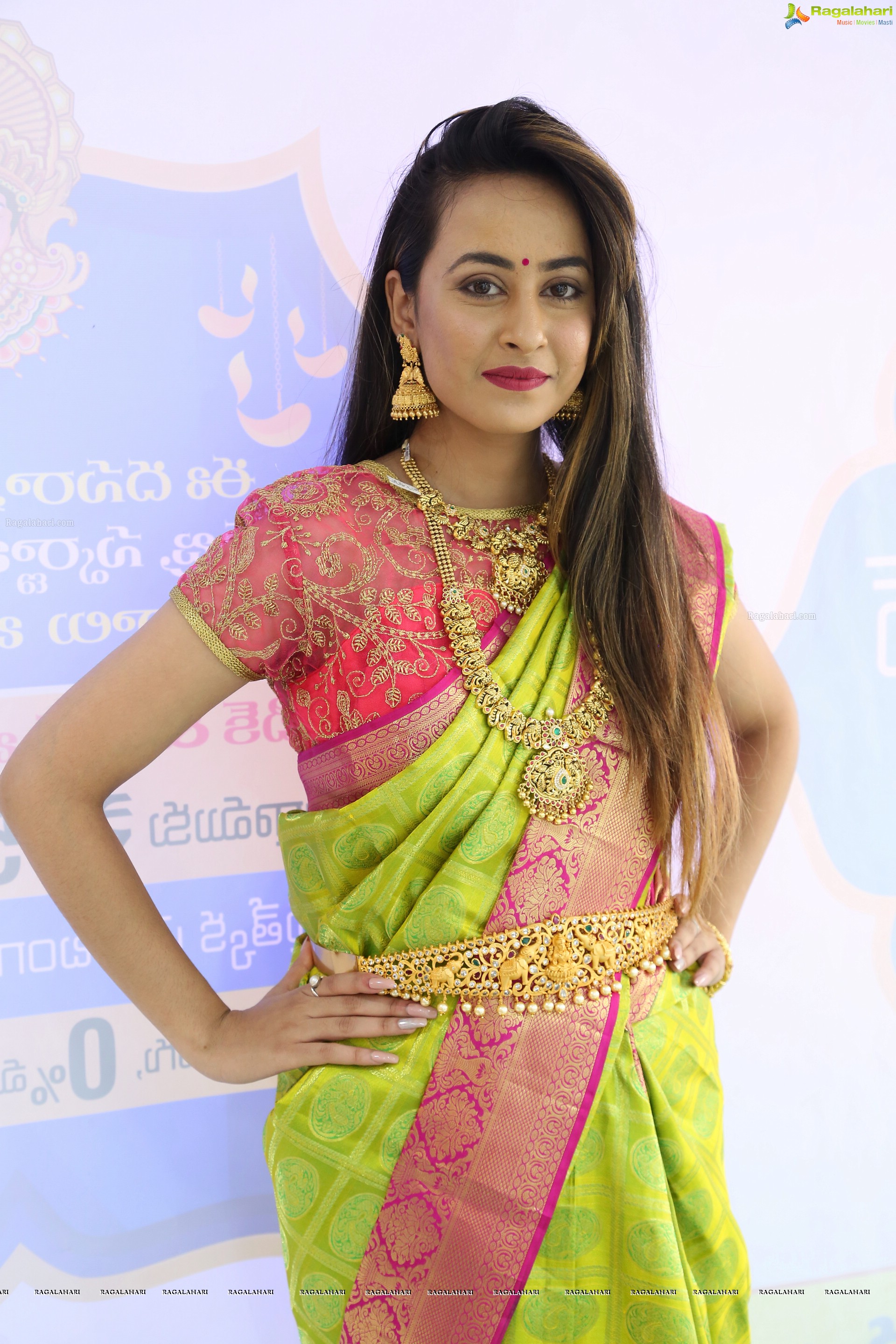 Ameeksha Amy Pawar @ Chandana Brothers Dasara Collection Launch - HD Gallery