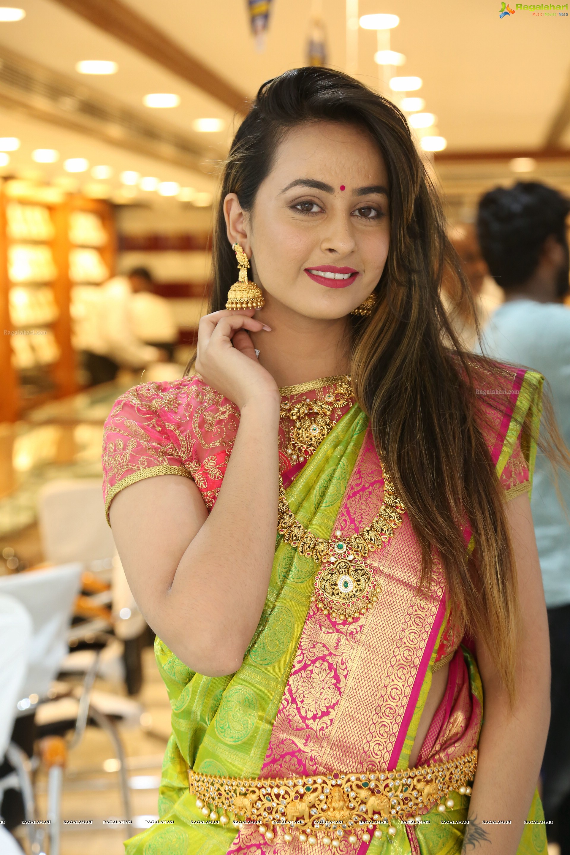 Ameeksha Amy Pawar @ Chandana Brothers Dasara Collection Launch - HD Gallery