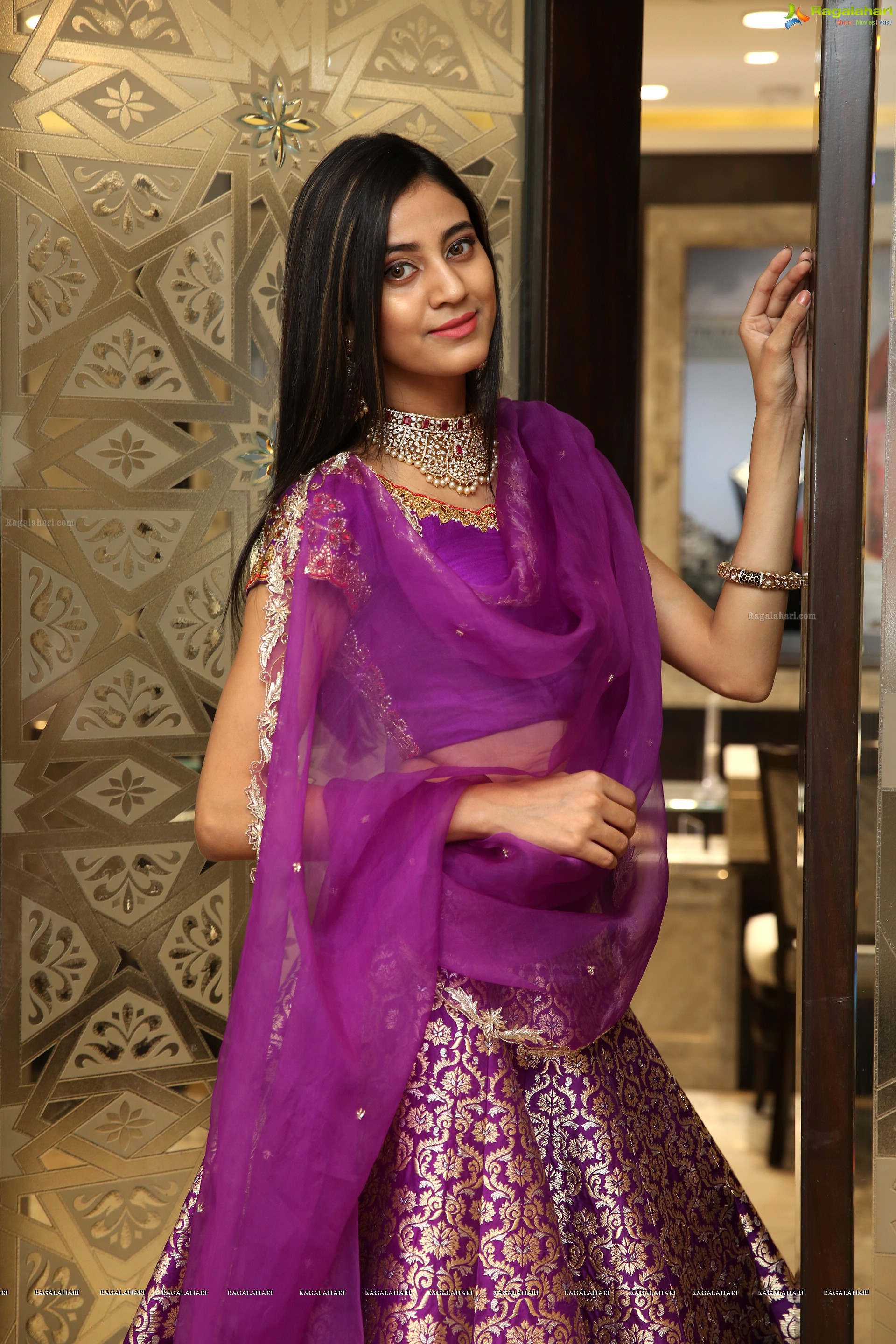 Andleeb Zaidi @ The Royal Navarathri Collection & Dolphin D3 Exhibition by Kalasha Jewels - HD Gallery