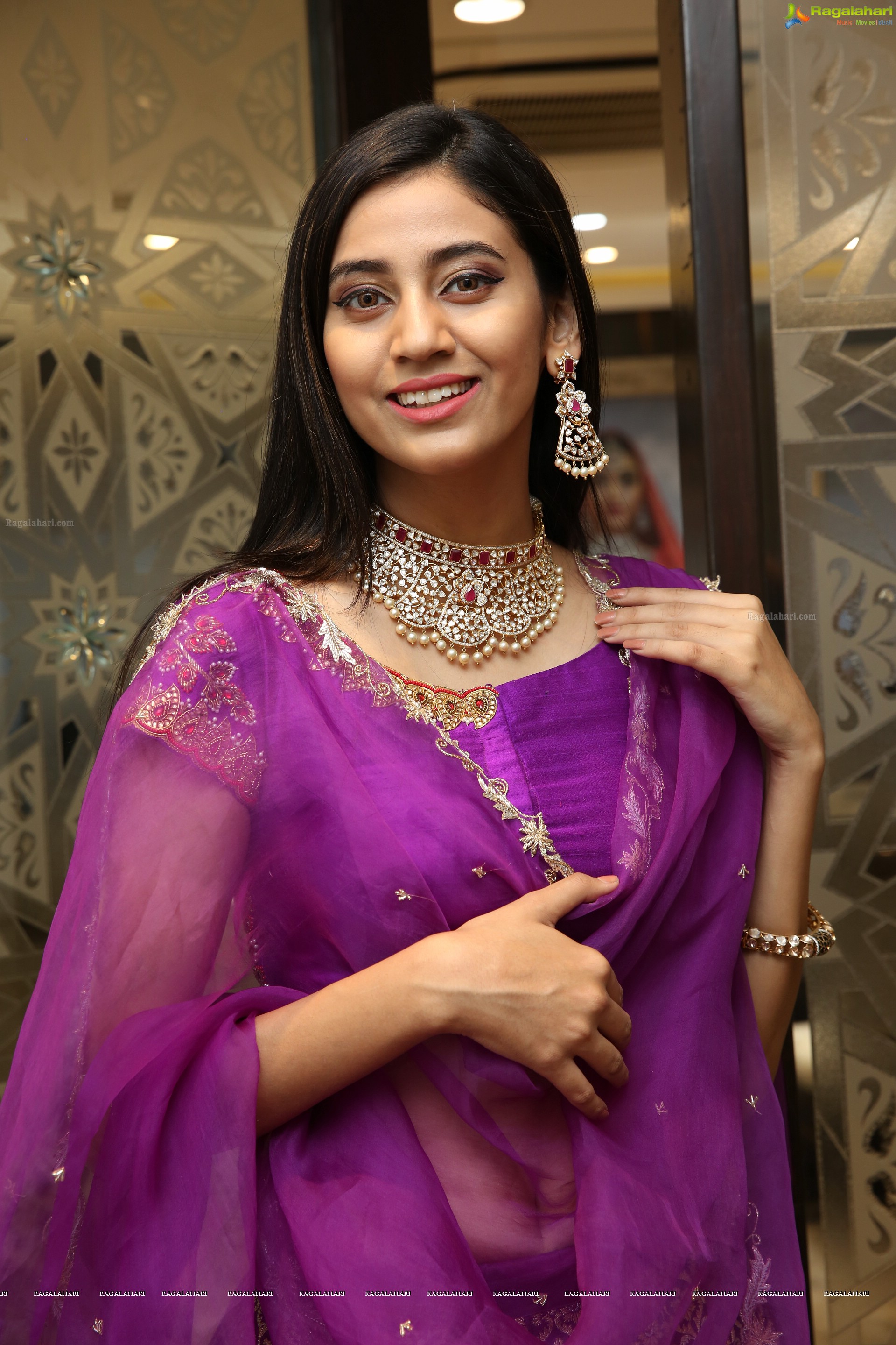 Andleeb Zaidi @ The Royal Navarathri Collection & Dolphin D3 Exhibition by Kalasha Jewels - HD Gallery