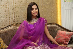 Andleeb Zaidi HD Photos