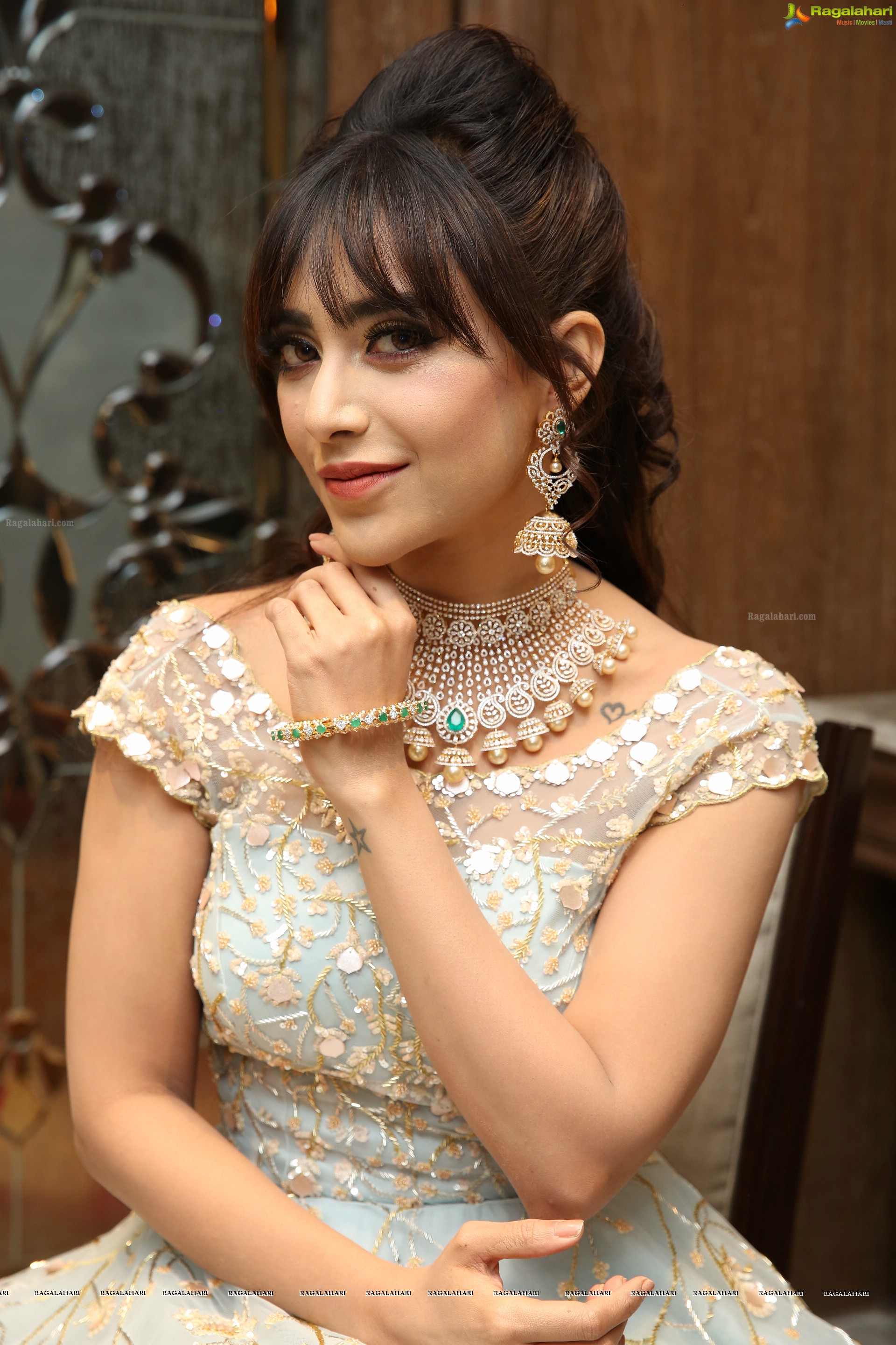 Angela Krislinzki @ The Royal Navarathri Collection & Dolphin D3 Exhibition by Kalasha Jewels - HD Gallery