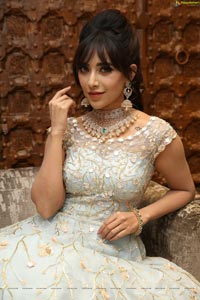 Angela Krislinzki HD Photos