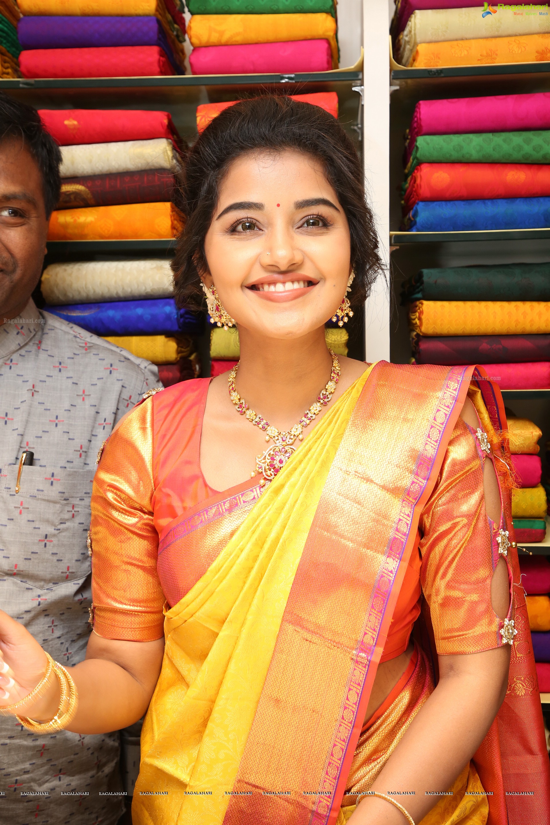 Anupama Parameswaran @ RS Brothers-A S Rao Nagar Launch - HD Gallery