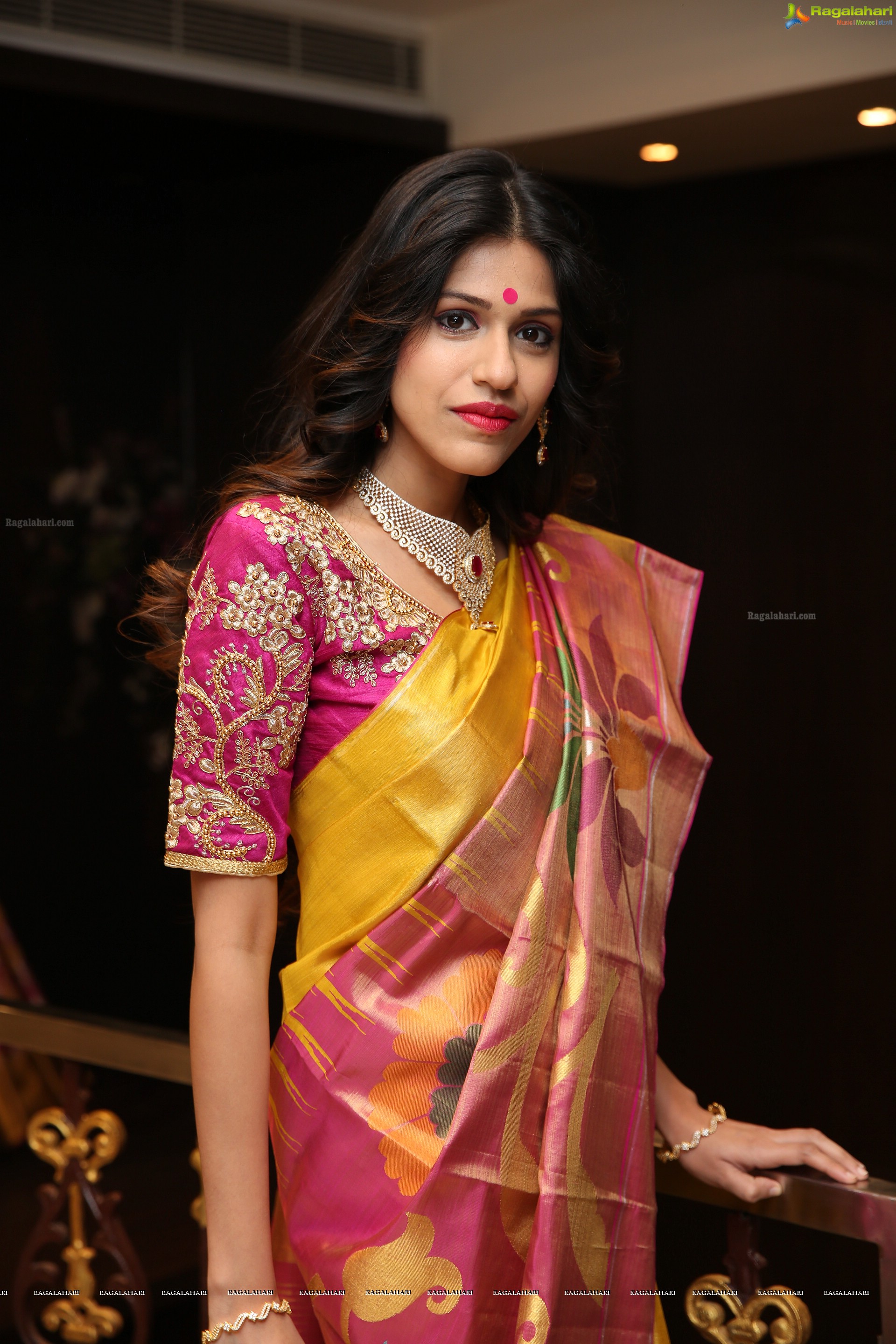 Apoorva Rao @ VRK Silks New Extension Launch - HD Gallery