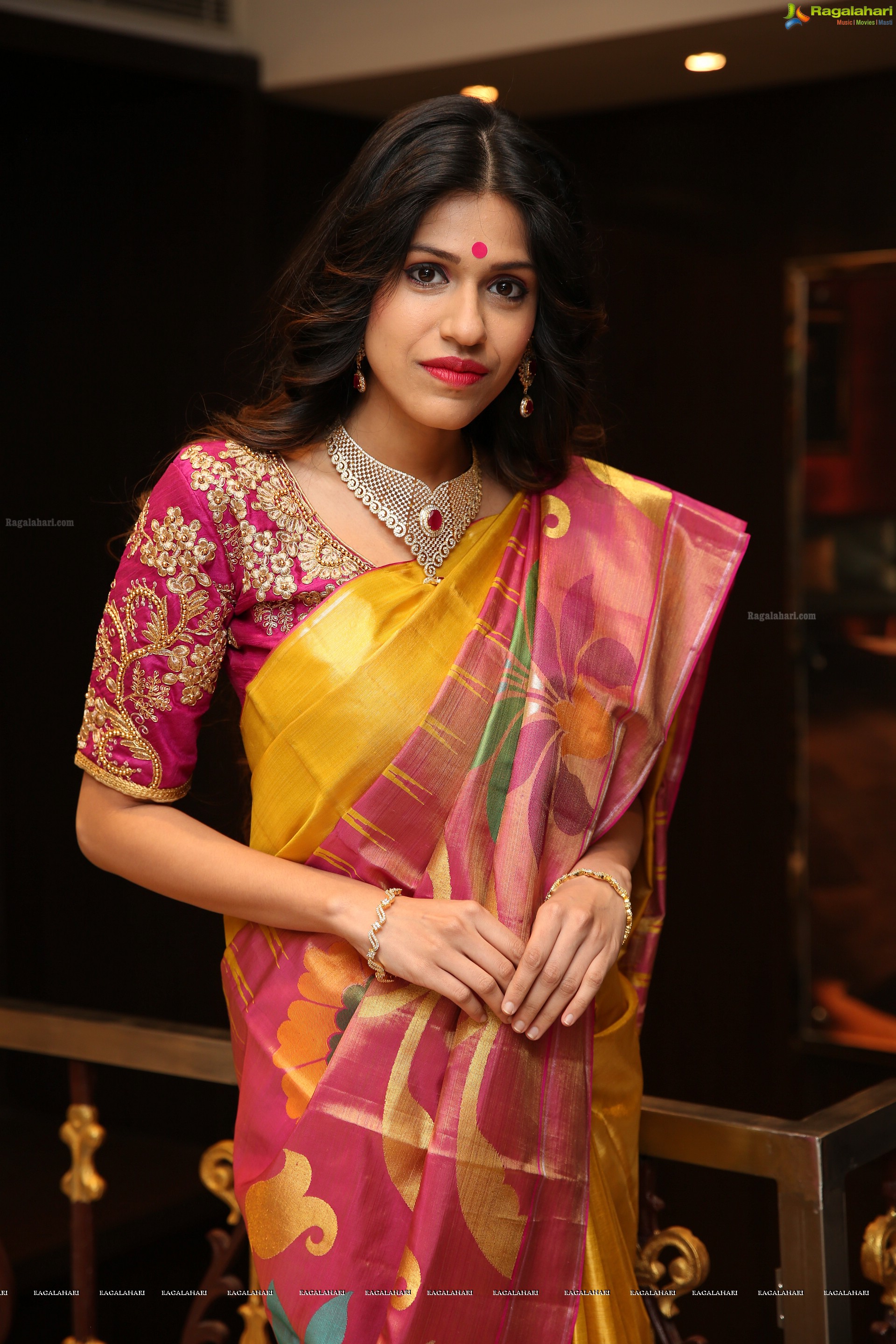 Apoorva Rao @ VRK Silks New Extension Launch - HD Gallery