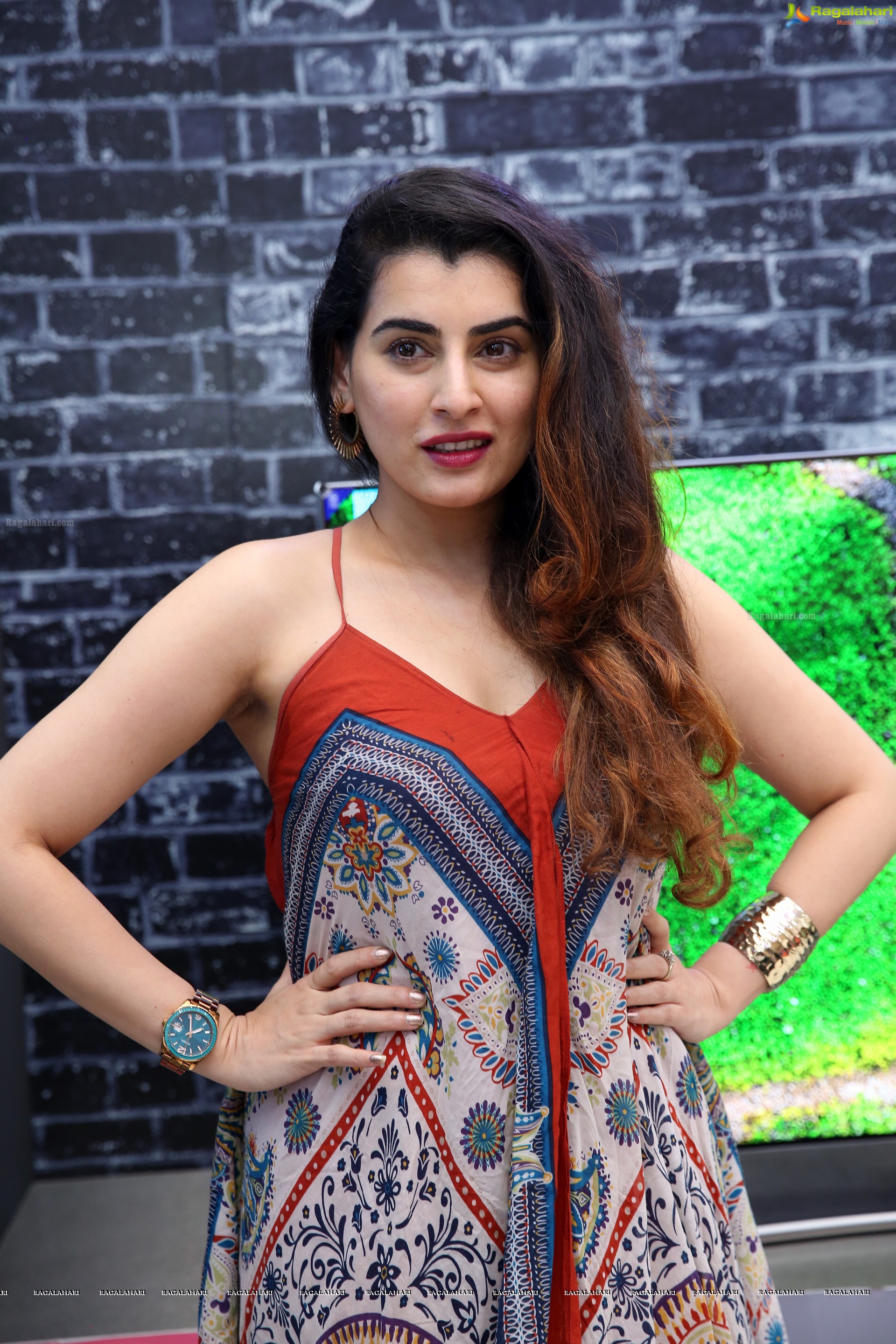 Archana Shastry @ Bajaj Electronics Grand Lucky Draw - HD Gallery