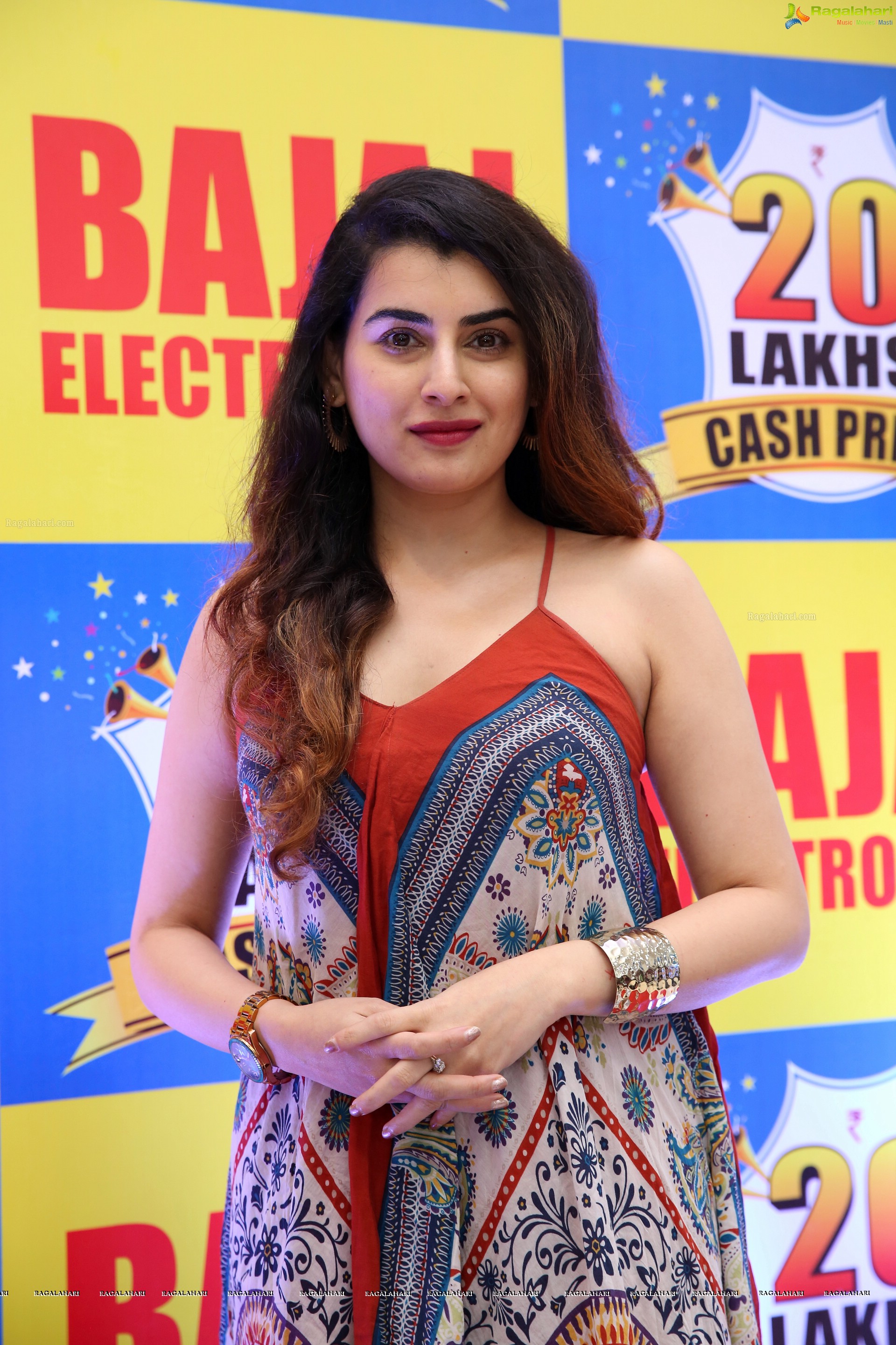 Archana Shastry @ Bajaj Electronics Grand Lucky Draw - HD Gallery