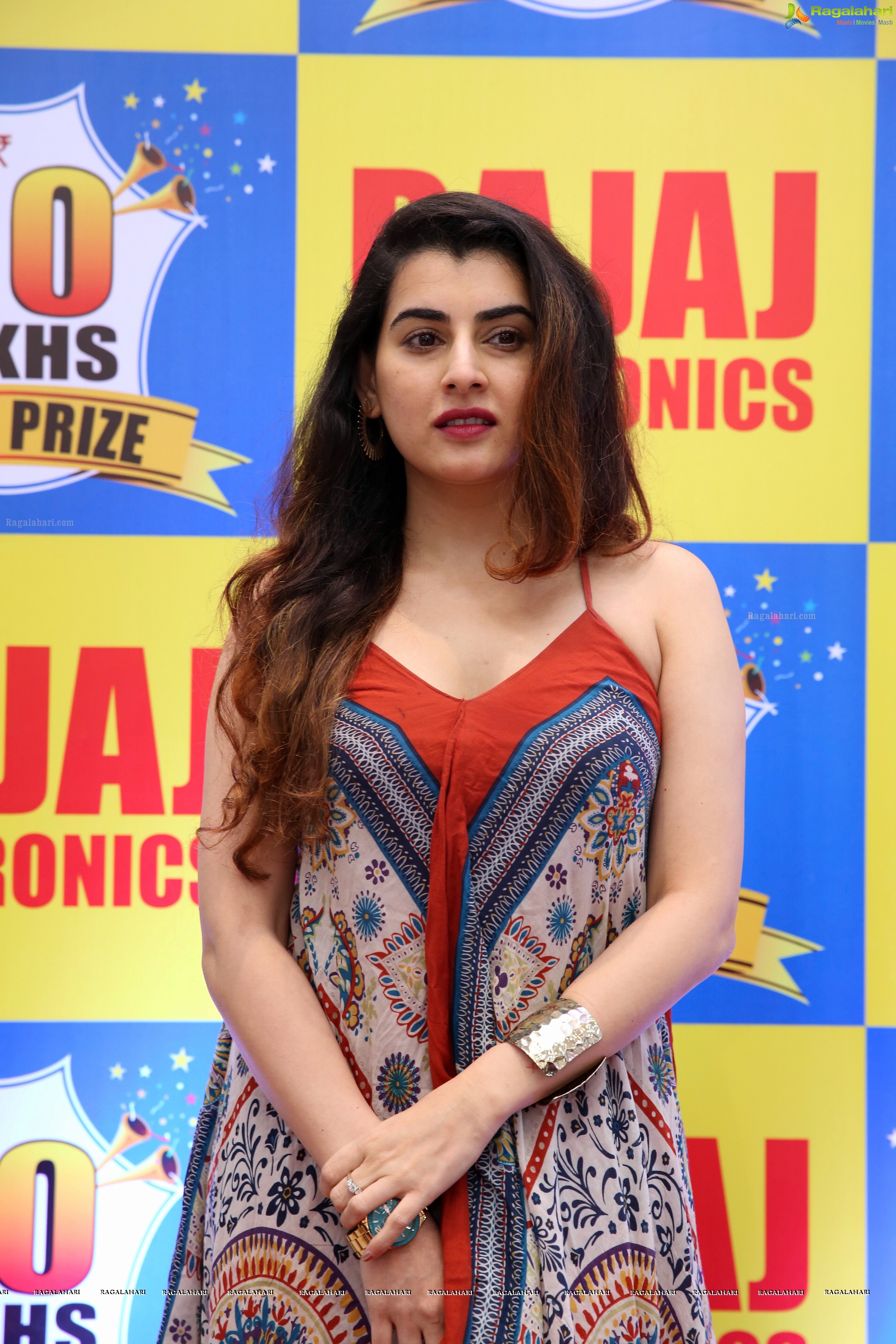 Archana Shastry @ Bajaj Electronics Grand Lucky Draw - HD Gallery