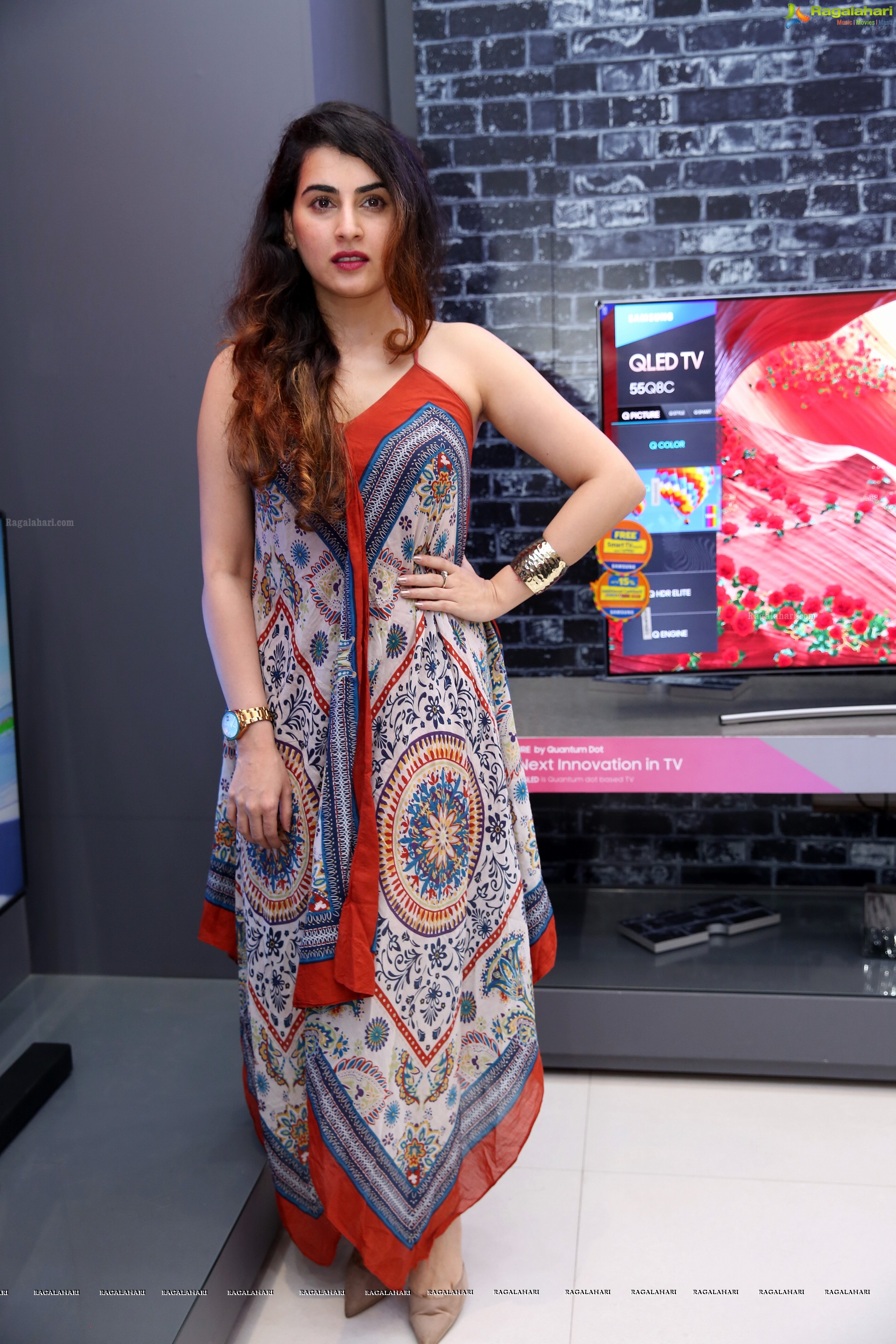 Archana Shastry @ Bajaj Electronics Grand Lucky Draw - HD Gallery