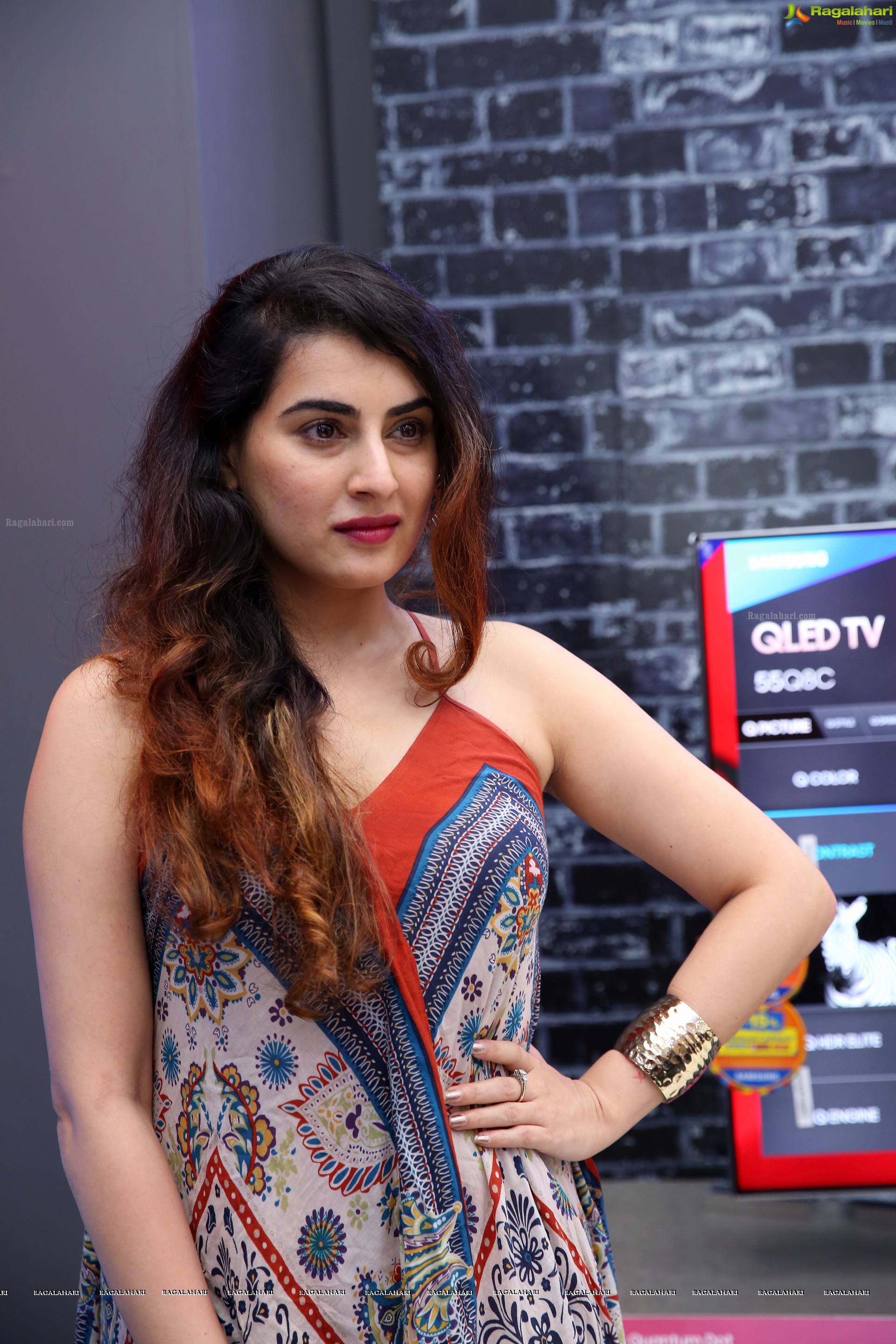 Archana Shastry @ Bajaj Electronics Grand Lucky Draw - HD Gallery