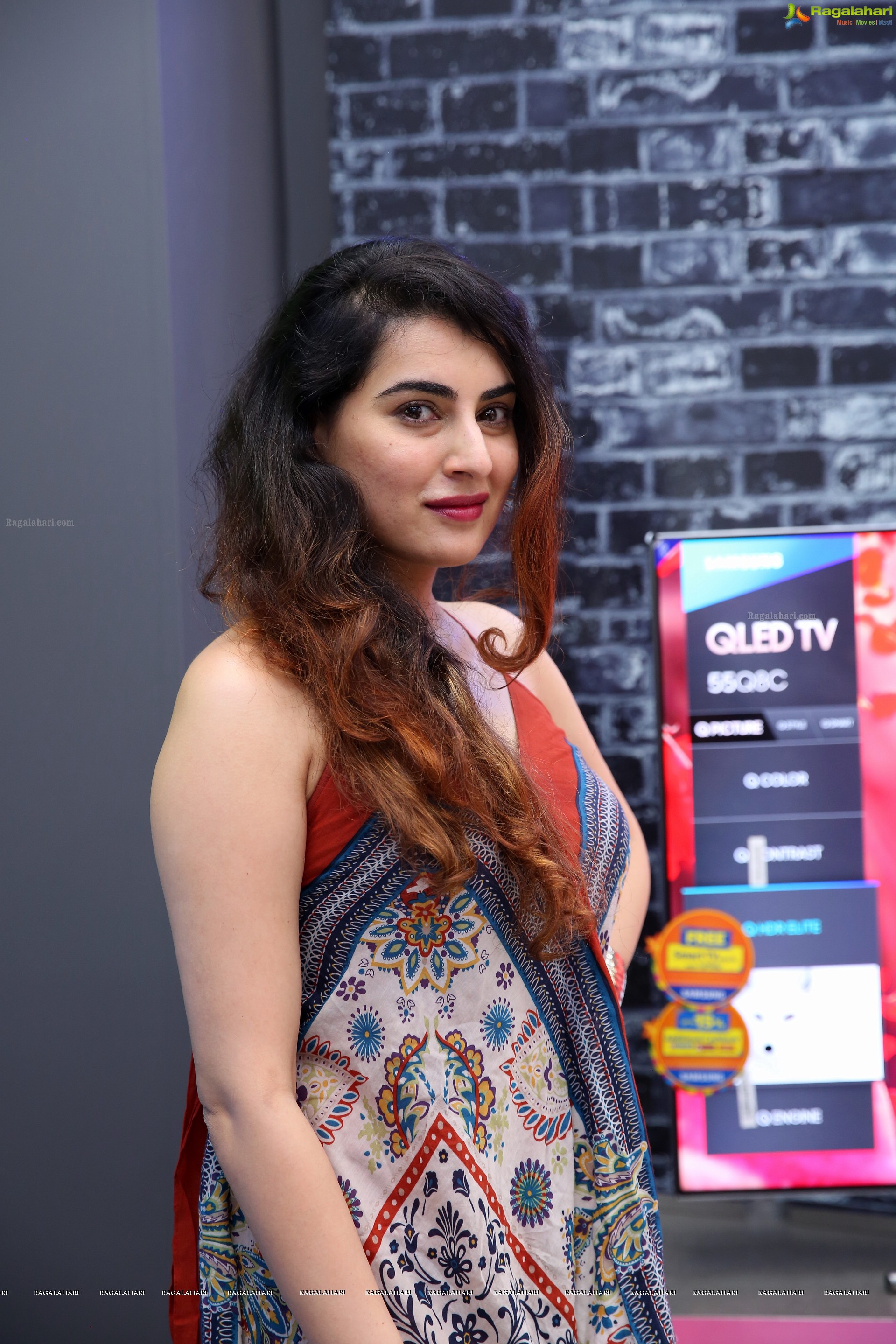 Archana Shastry @ Bajaj Electronics Grand Lucky Draw - HD Gallery