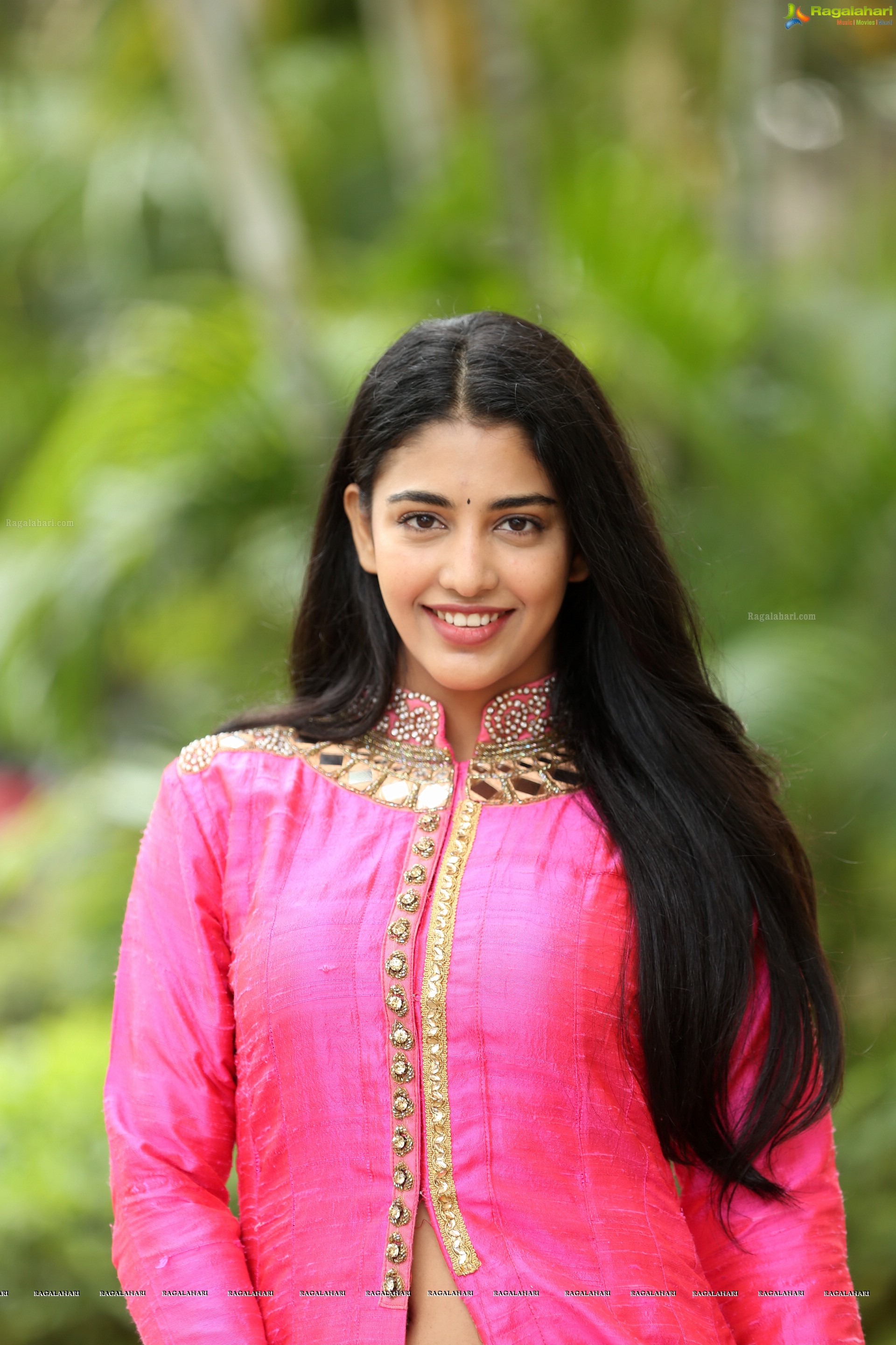 Daksha Nagarkar @ Husharu Press Meet - HD Gallery