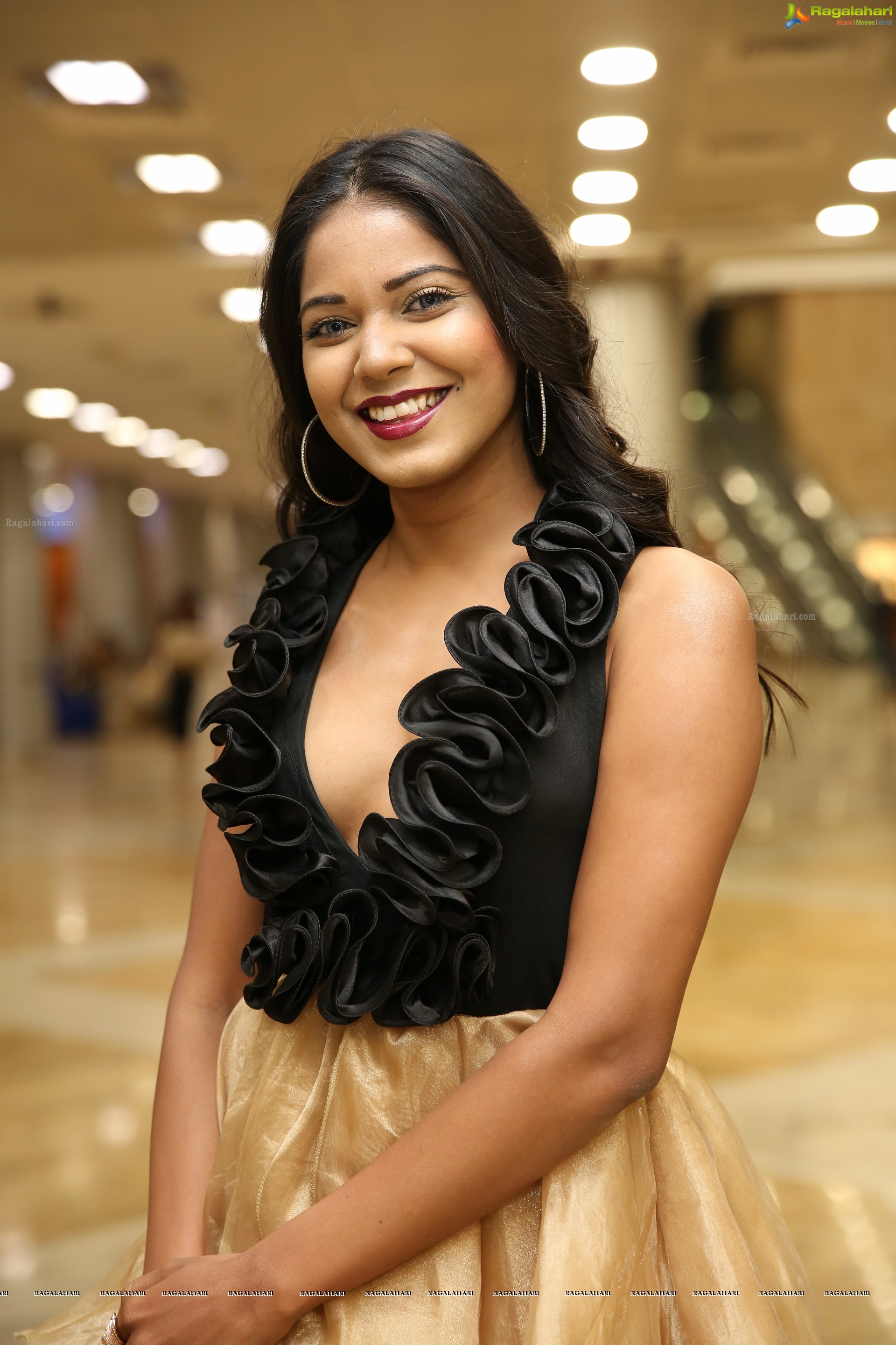 Debbie @ Trends Miss Hyderabad 2018 Grand Finale - HD Gallery