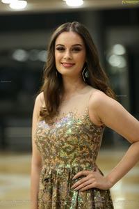 Evelyn Sharma - Model