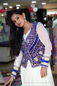 Ishika Singh at Cottage Craft Mela