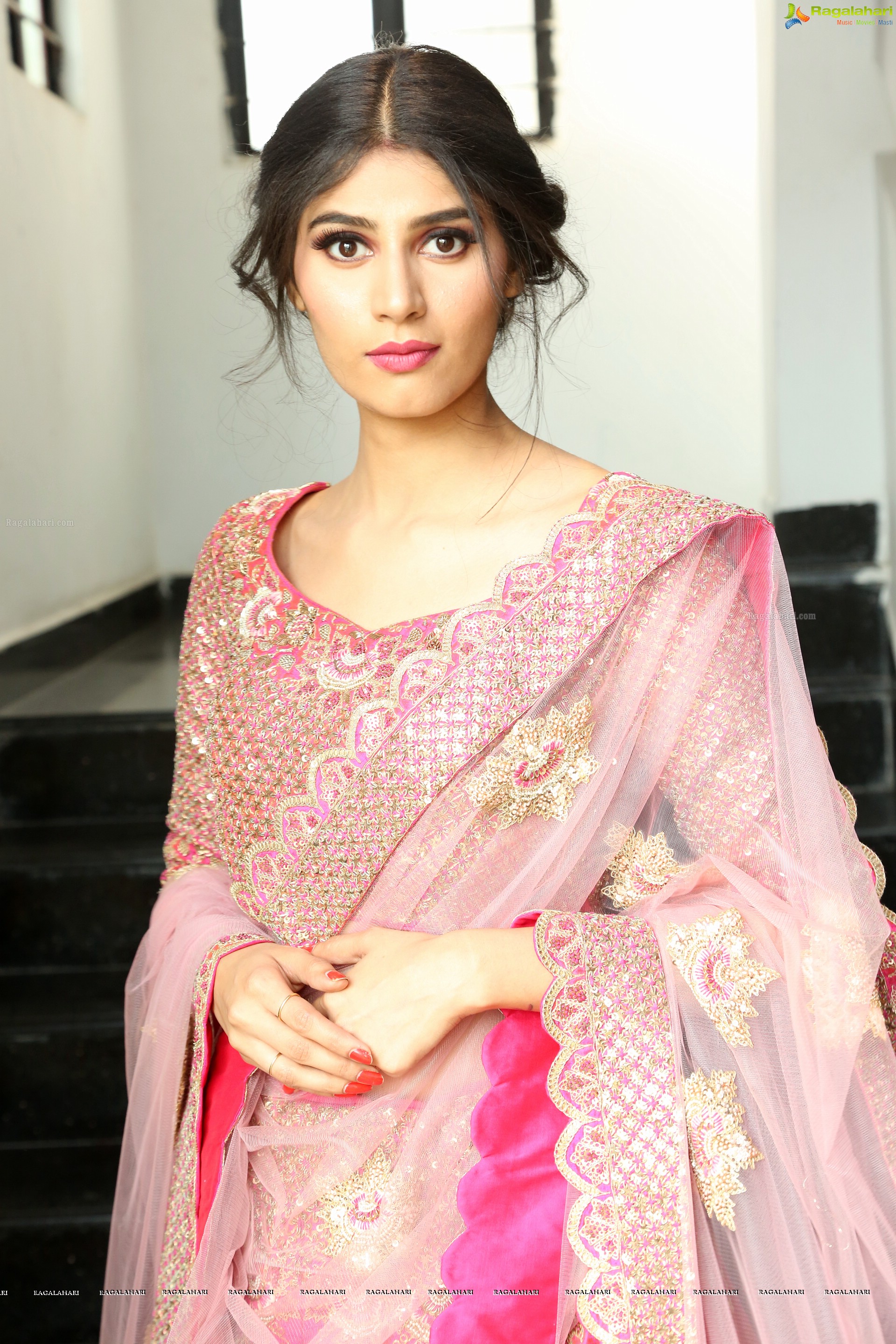 Jayshree Chowdary @ Saroj Jalan's Qurbat Collection Fashion Showcase - HD Gallery