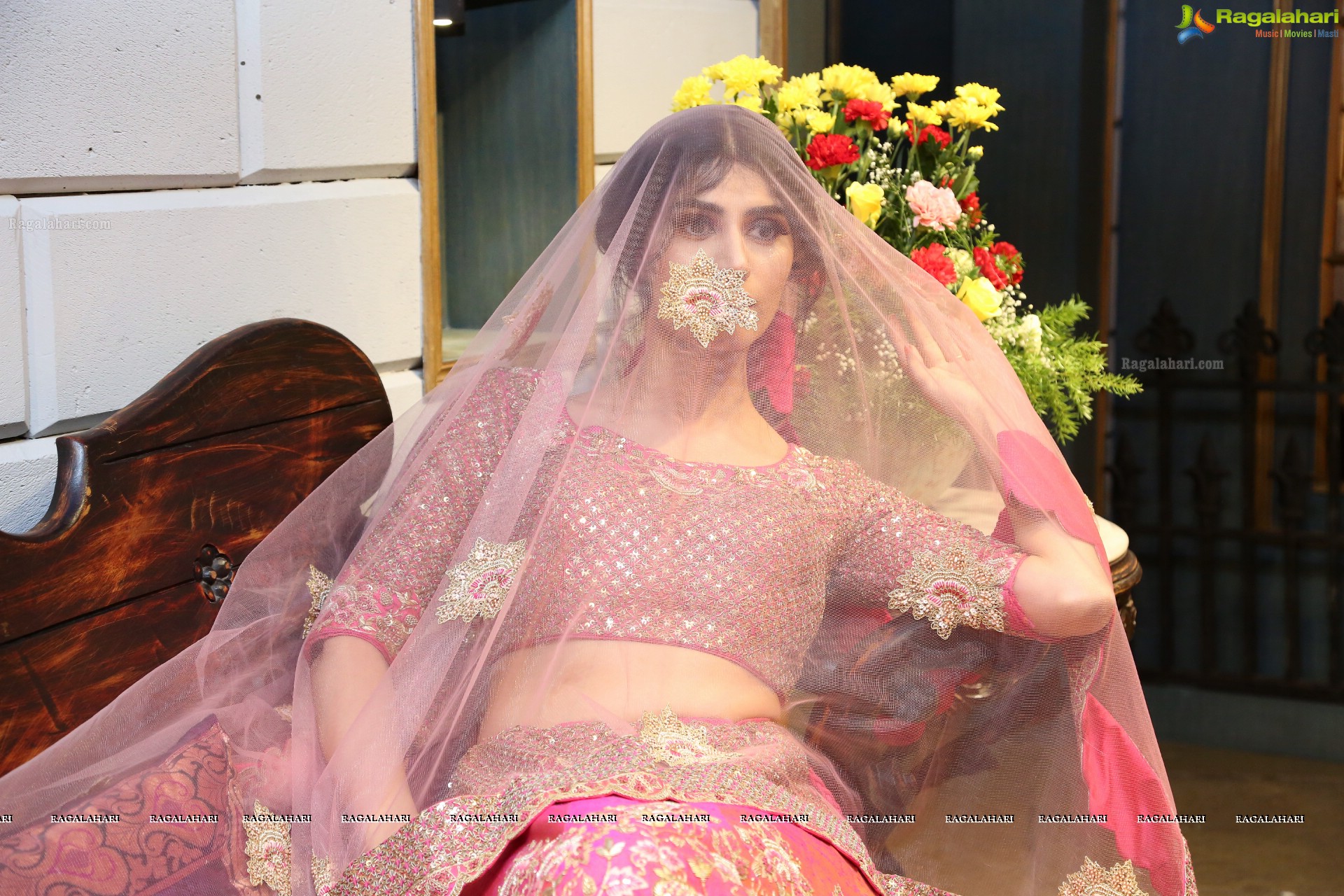 Jayshree Chowdary @ Saroj Jalan's Qurbat Collection Fashion Showcase - HD Gallery