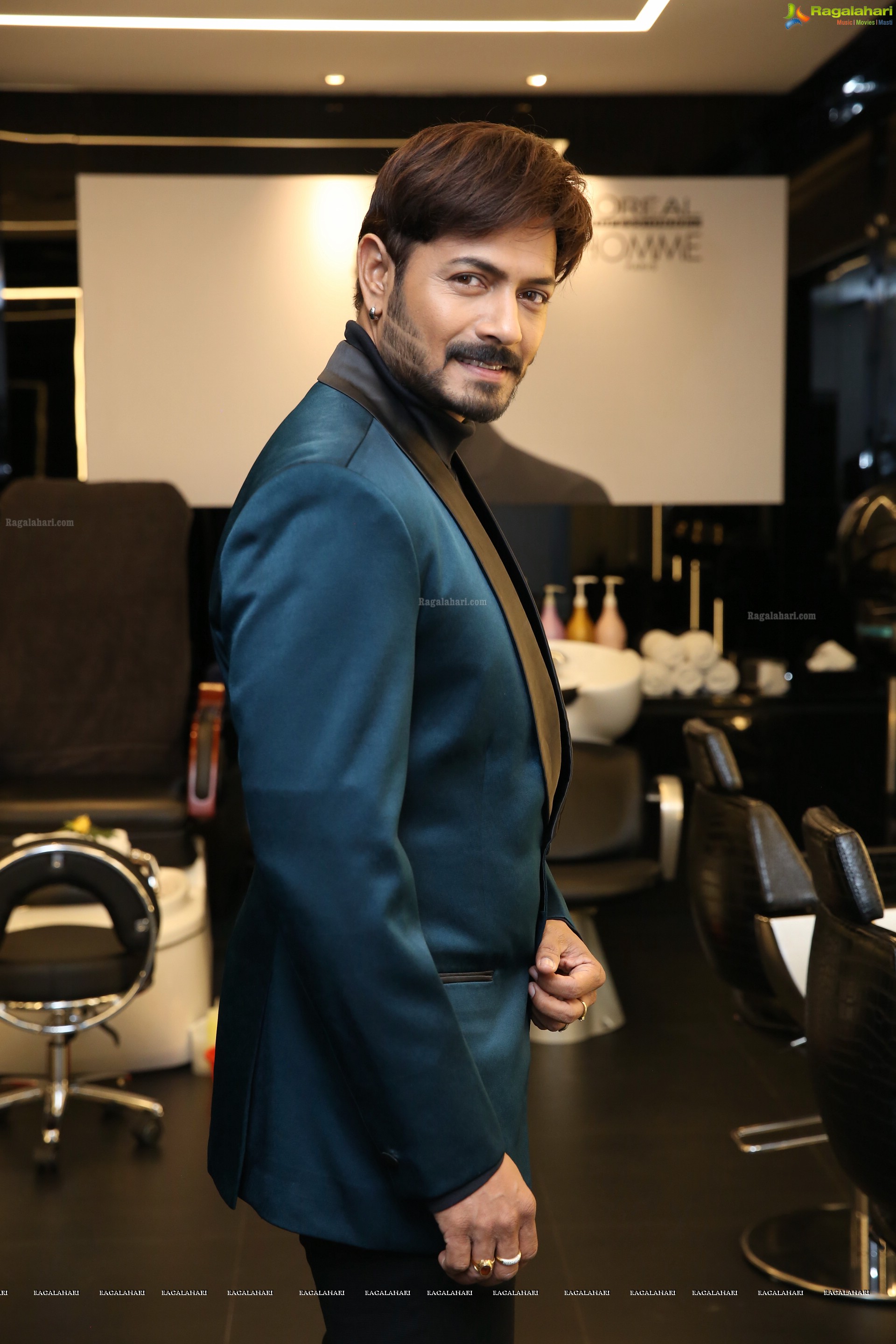 Kaushal Manda at Mirrors  Salon Hair Crush Launch