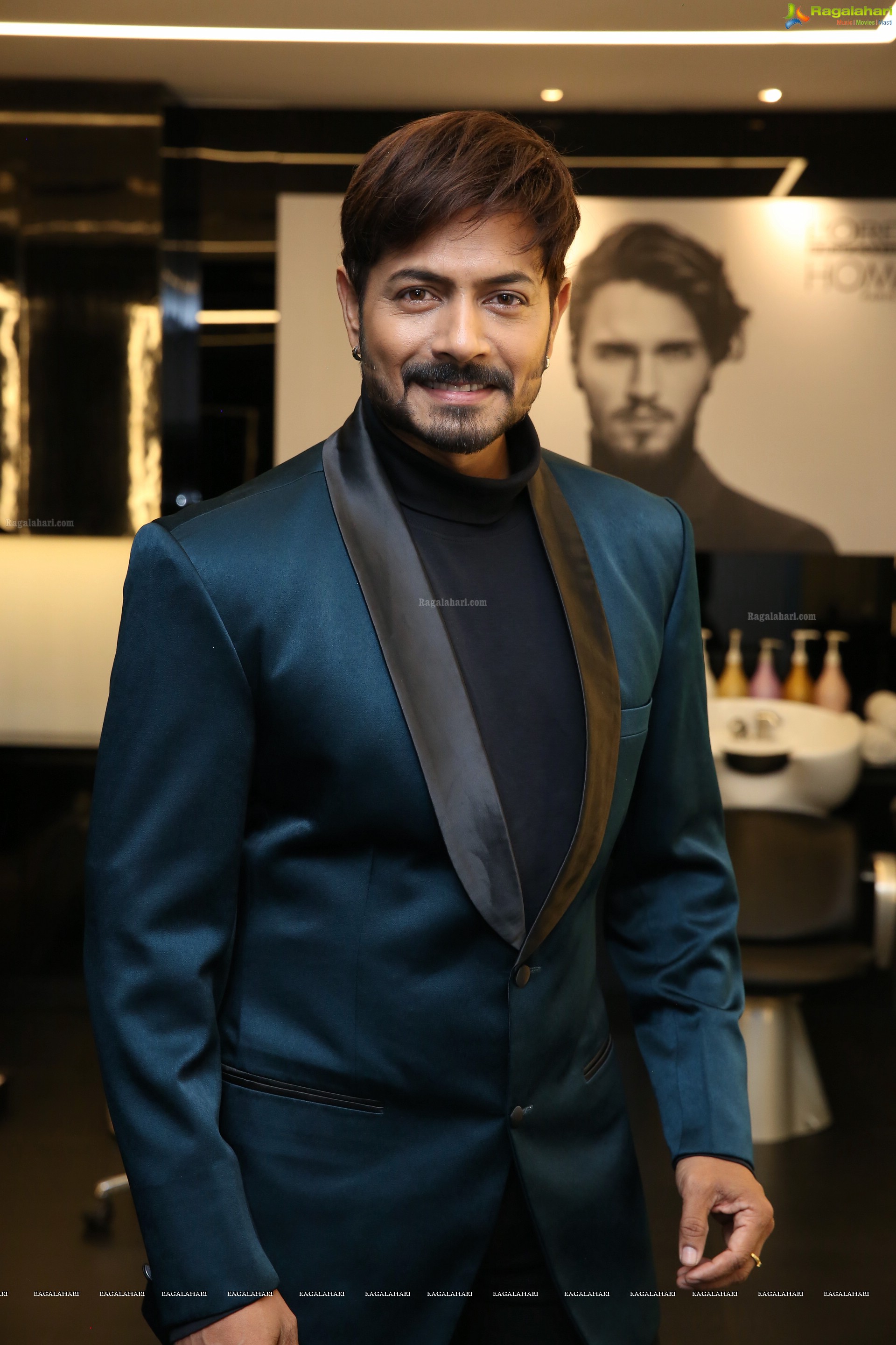 Kaushal Manda at Mirrors  Salon Hair Crush Launch