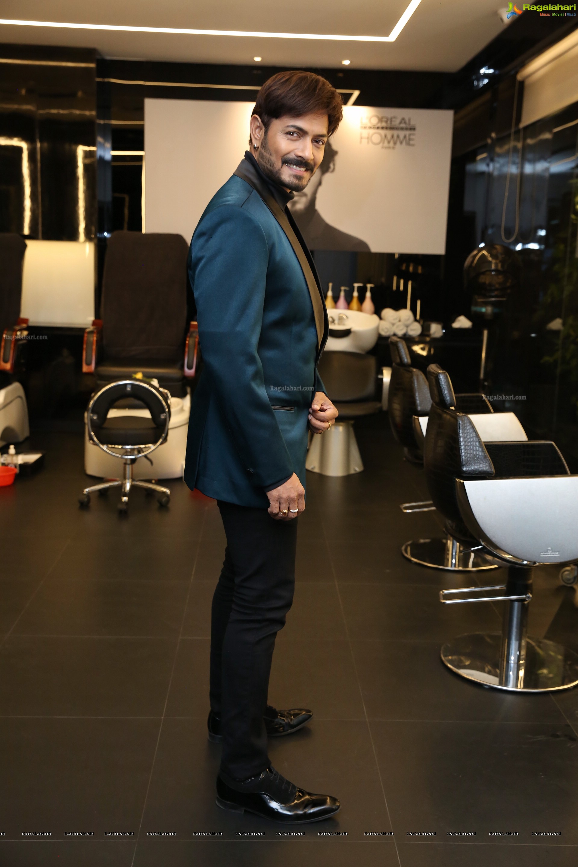 Kaushal Manda at Mirrors  Salon Hair Crush Launch