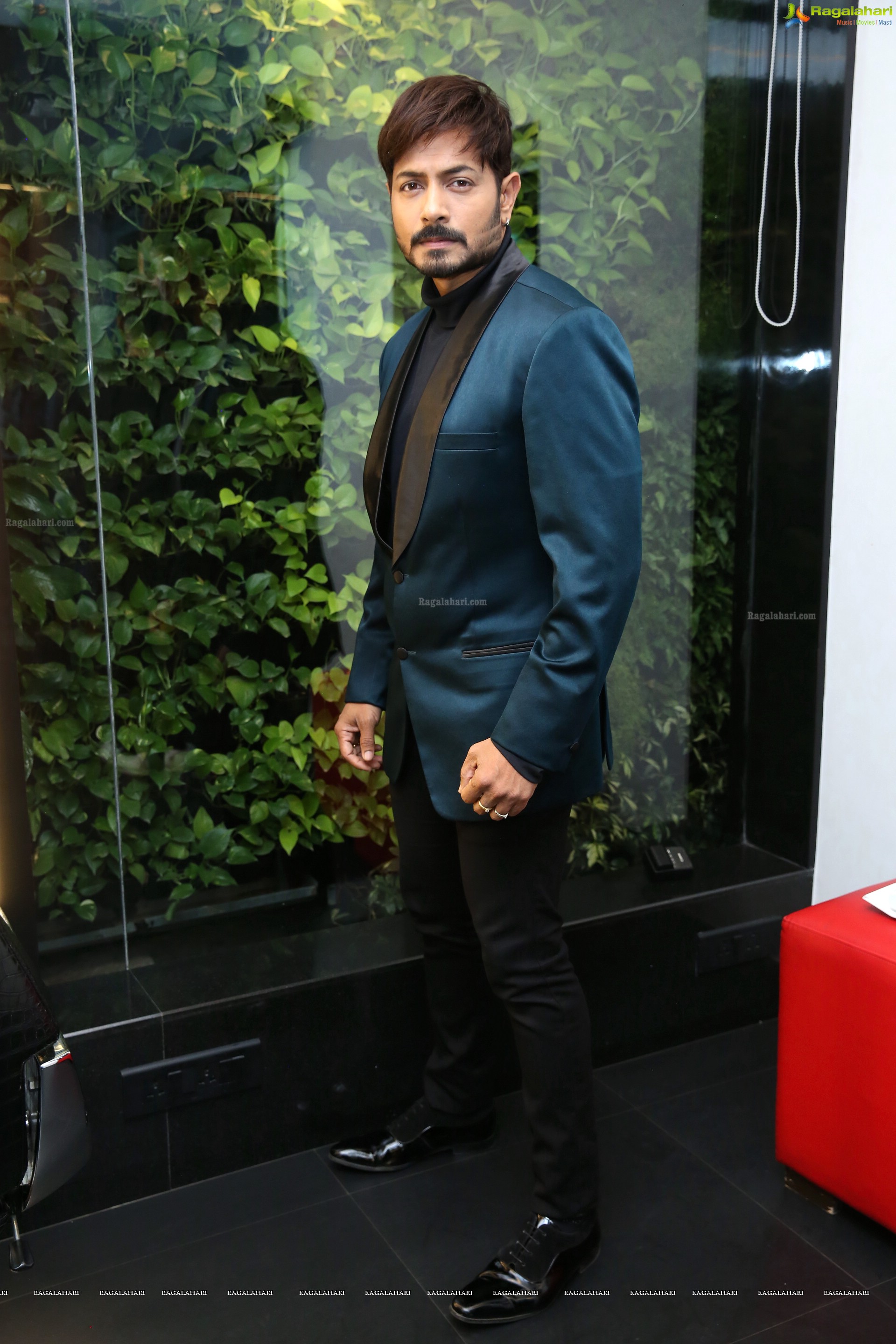 Kaushal Manda at Mirrors  Salon Hair Crush Launch