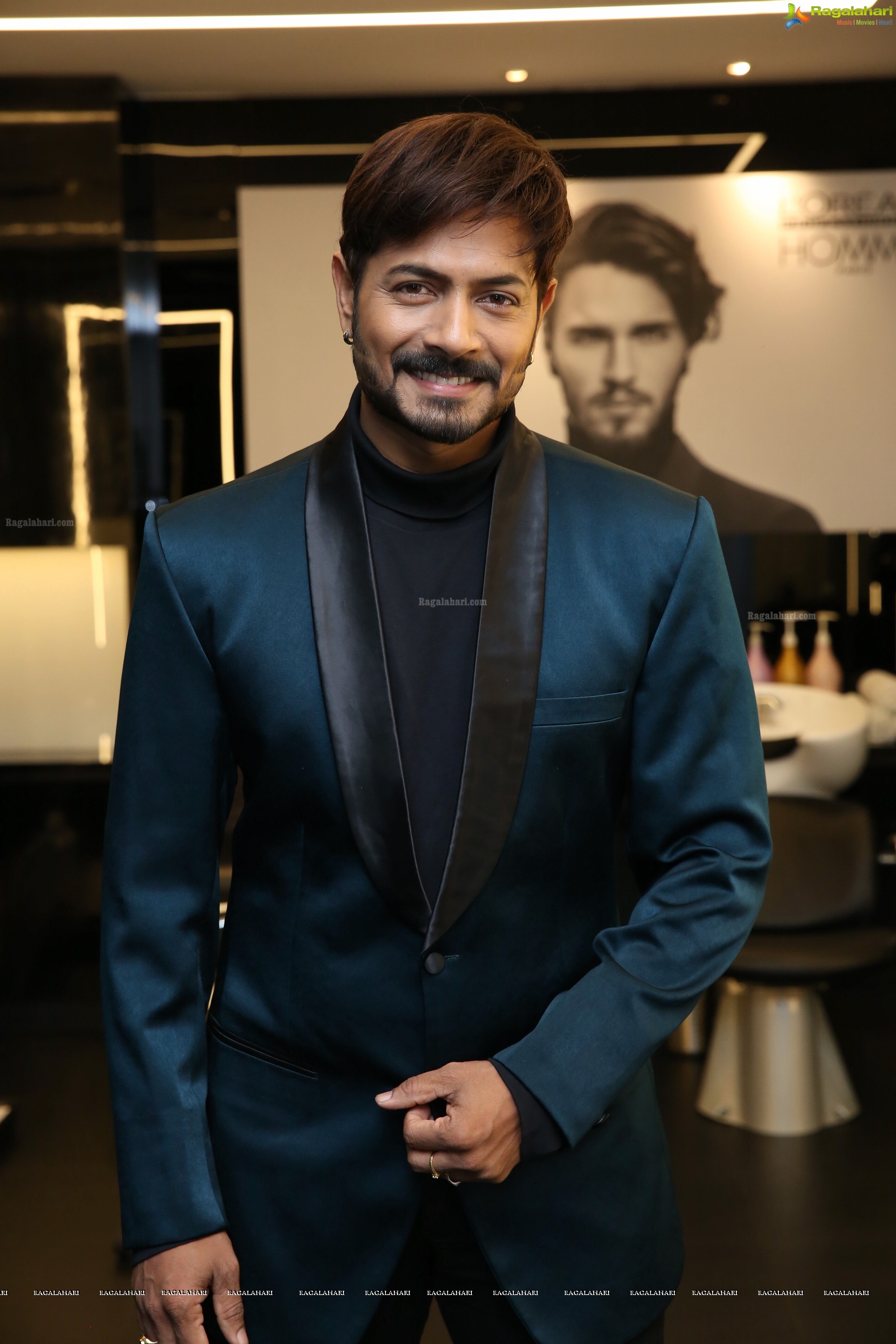 Kaushal Manda at Mirrors  Salon Hair Crush Launch