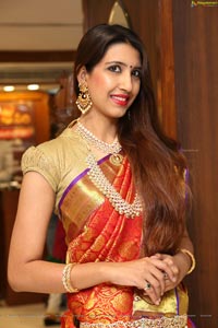 Komal Kalra @ Chandana Brothers Dasara Collection Launch