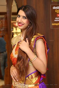 Komal Kalra @ Chandana Brothers Dasara Collection Launch