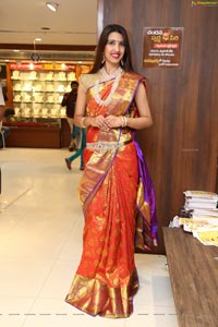 Komal Kalra @ Chandana Brothers Dasara Collection Launch