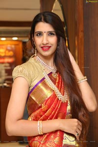 Komal Kalra @ Chandana Brothers Dasara Collection Launch