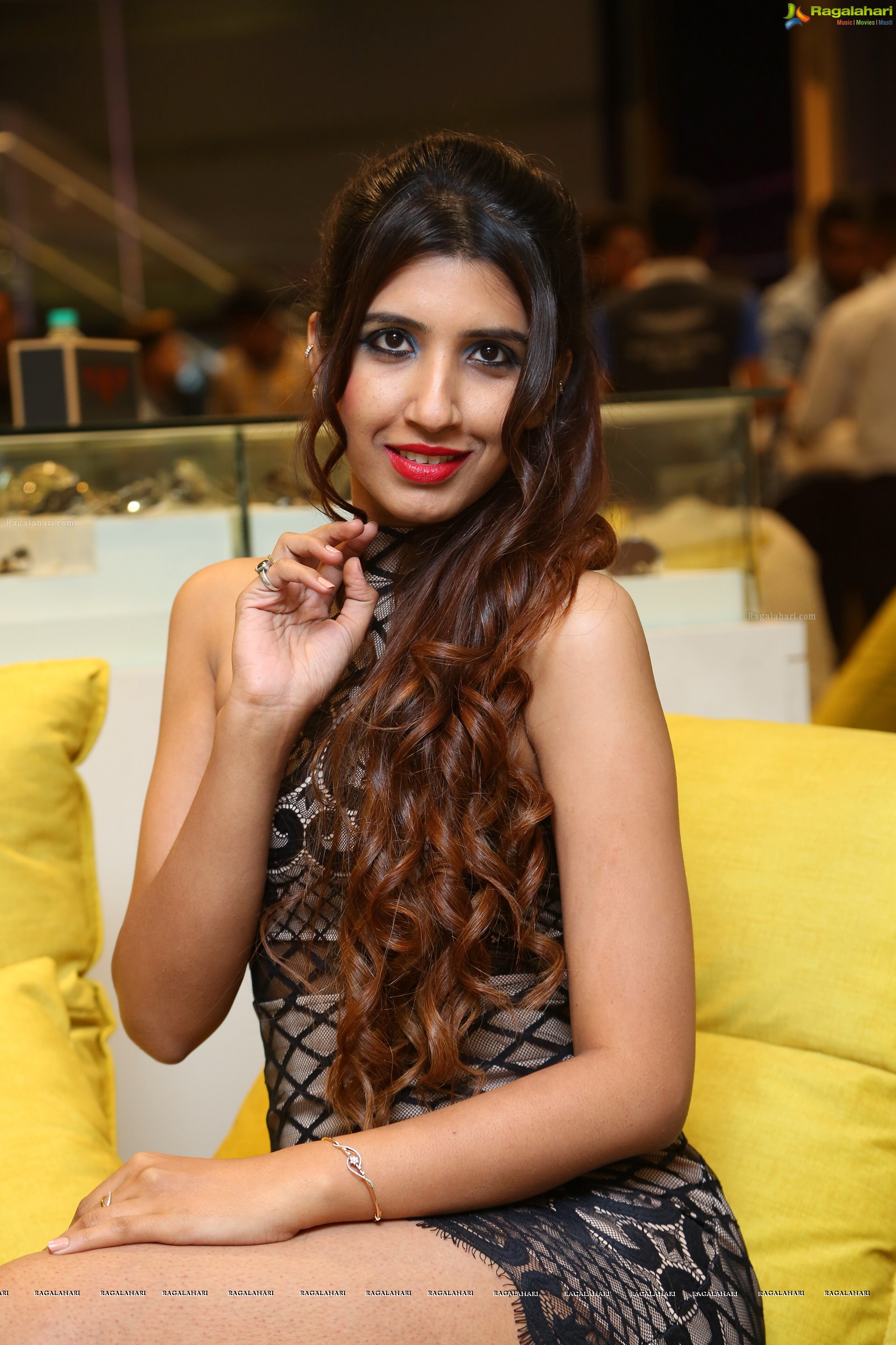 Komal Kalra @ Sunil Shetty's SPECTA Launch - HD Gallery