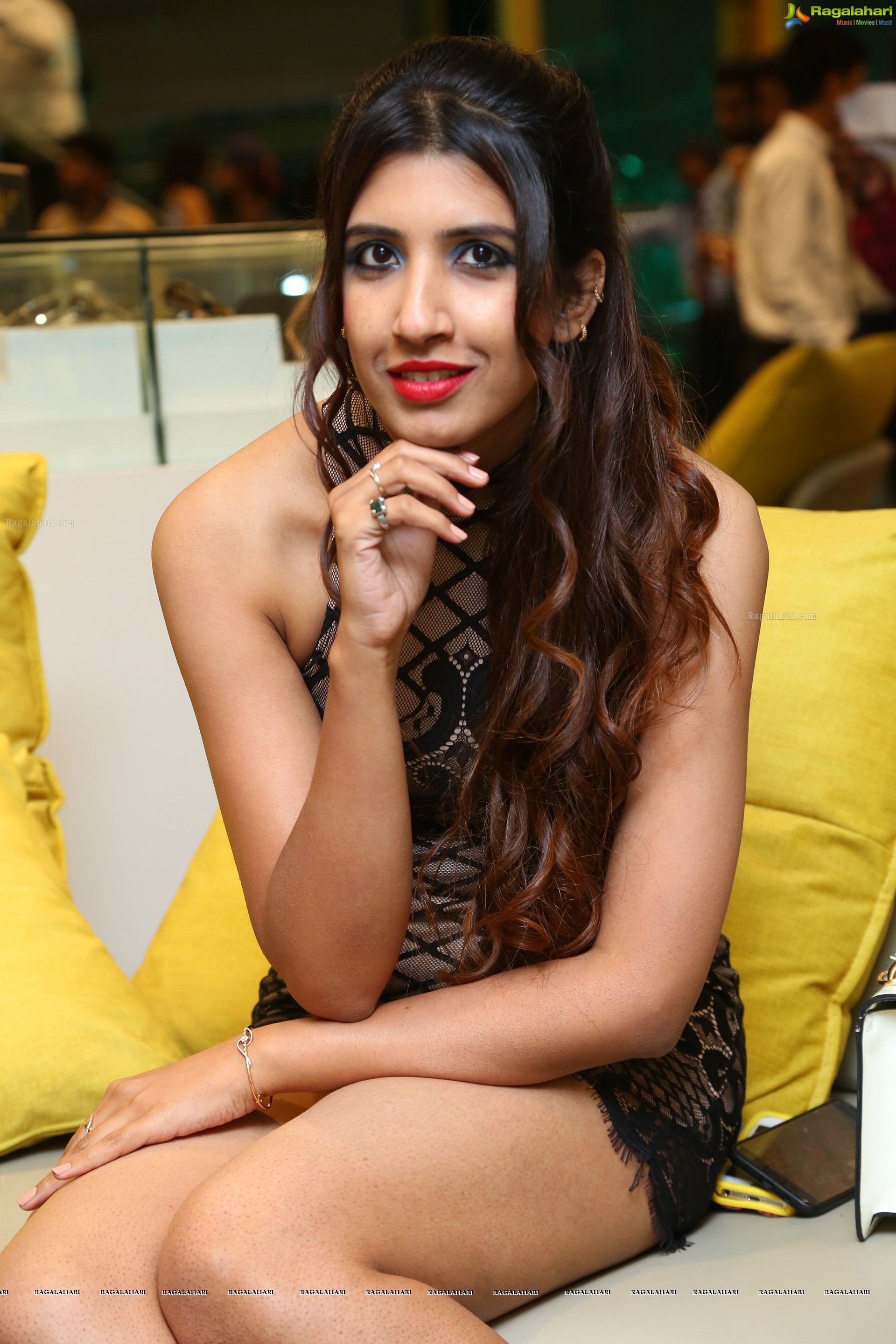 Komal Kalra @ Sunil Shetty's SPECTA Launch - HD Gallery