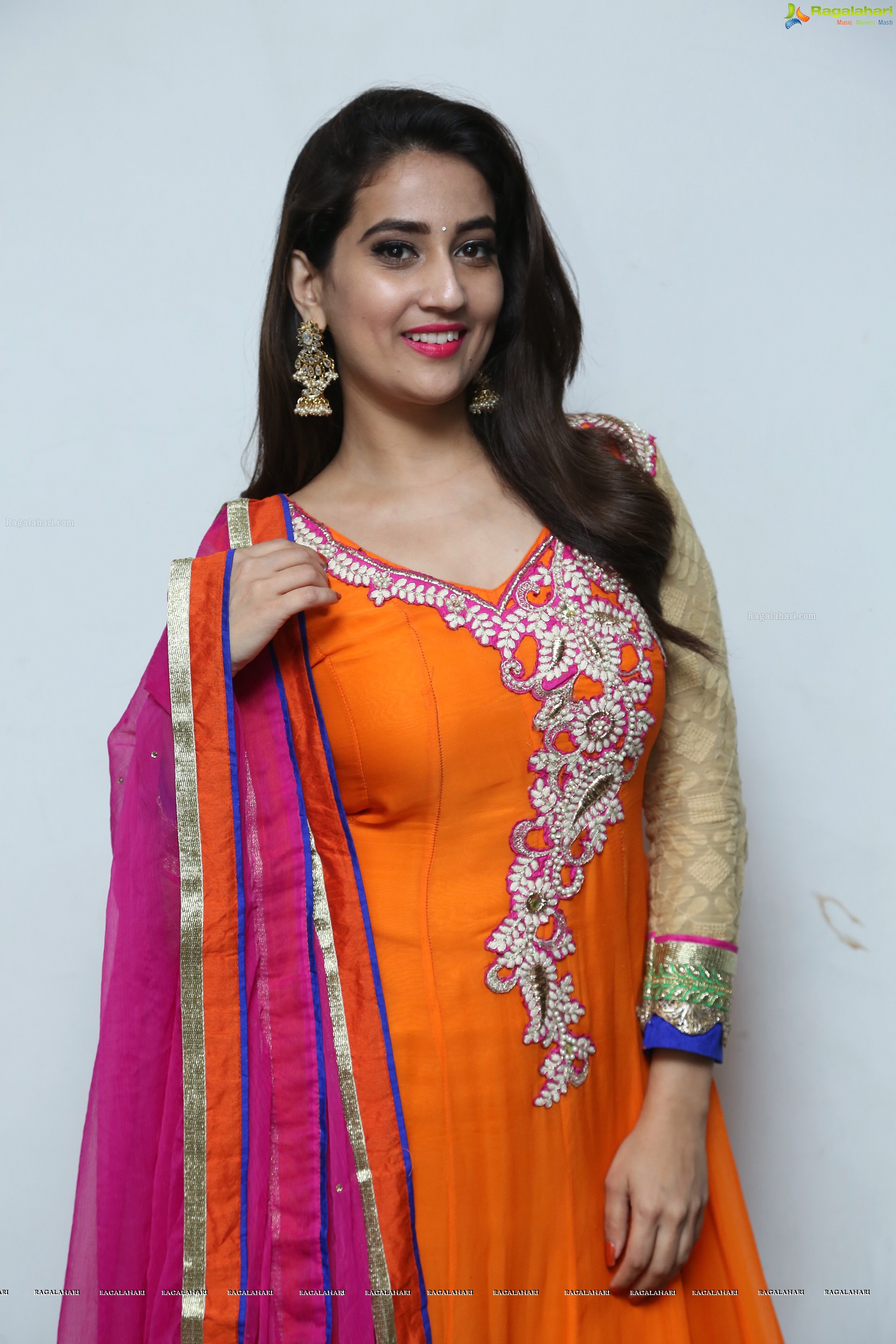 Manjusha at Devadas Sucessmeet - HD Gallery