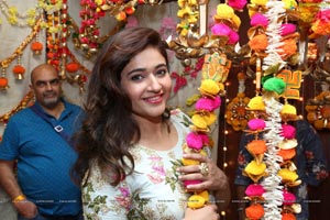 Poonam Bajwa at Sutraa Lifestyle & Fashion Exhibition