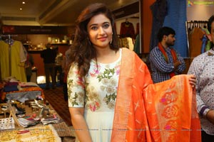 Poonam Bajwa at Sutraa Lifestyle & Fashion Exhibition