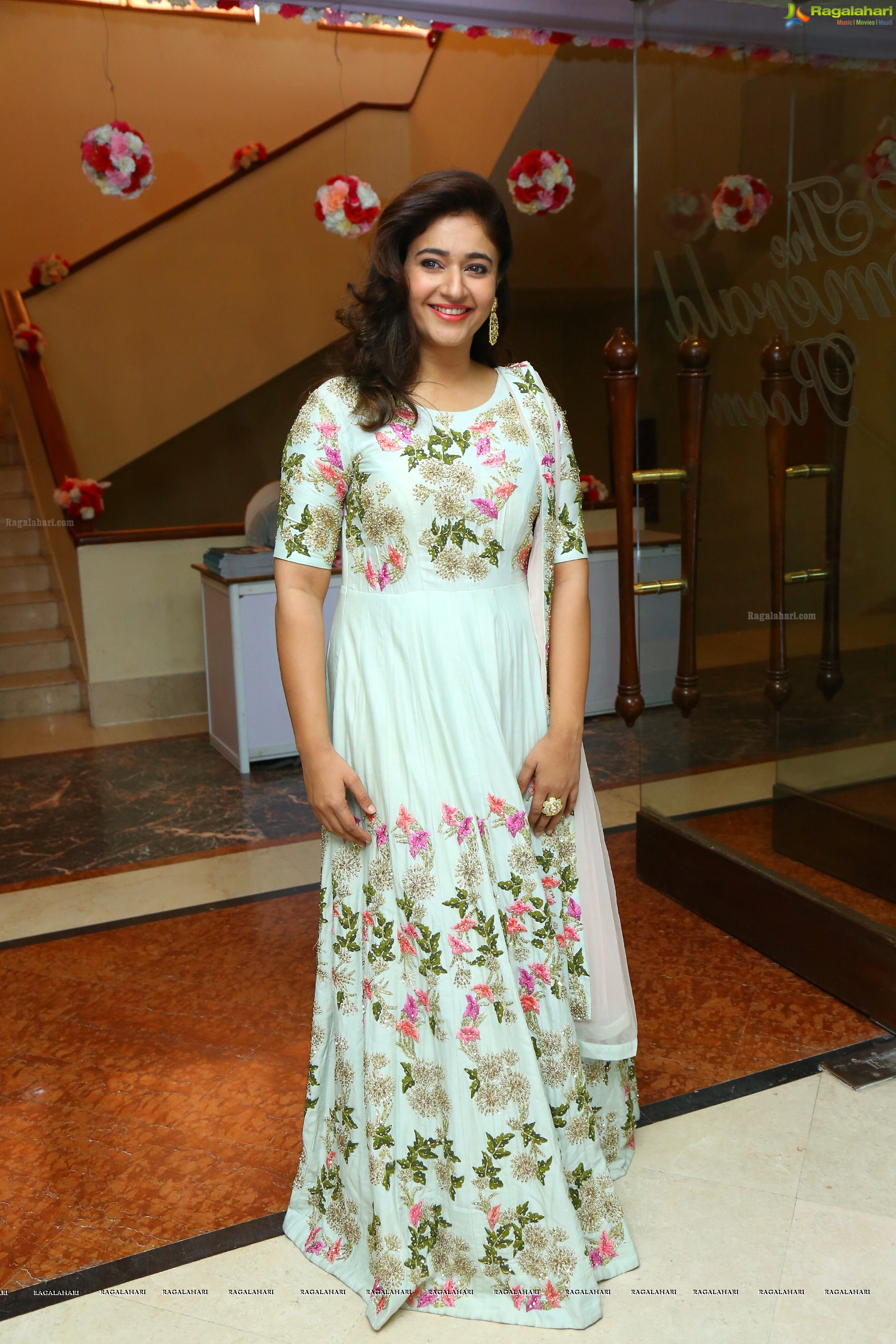 Poonam Bajwa at Sutraa Lifestyle & Fashion Exhibition Launch - HD Gallery