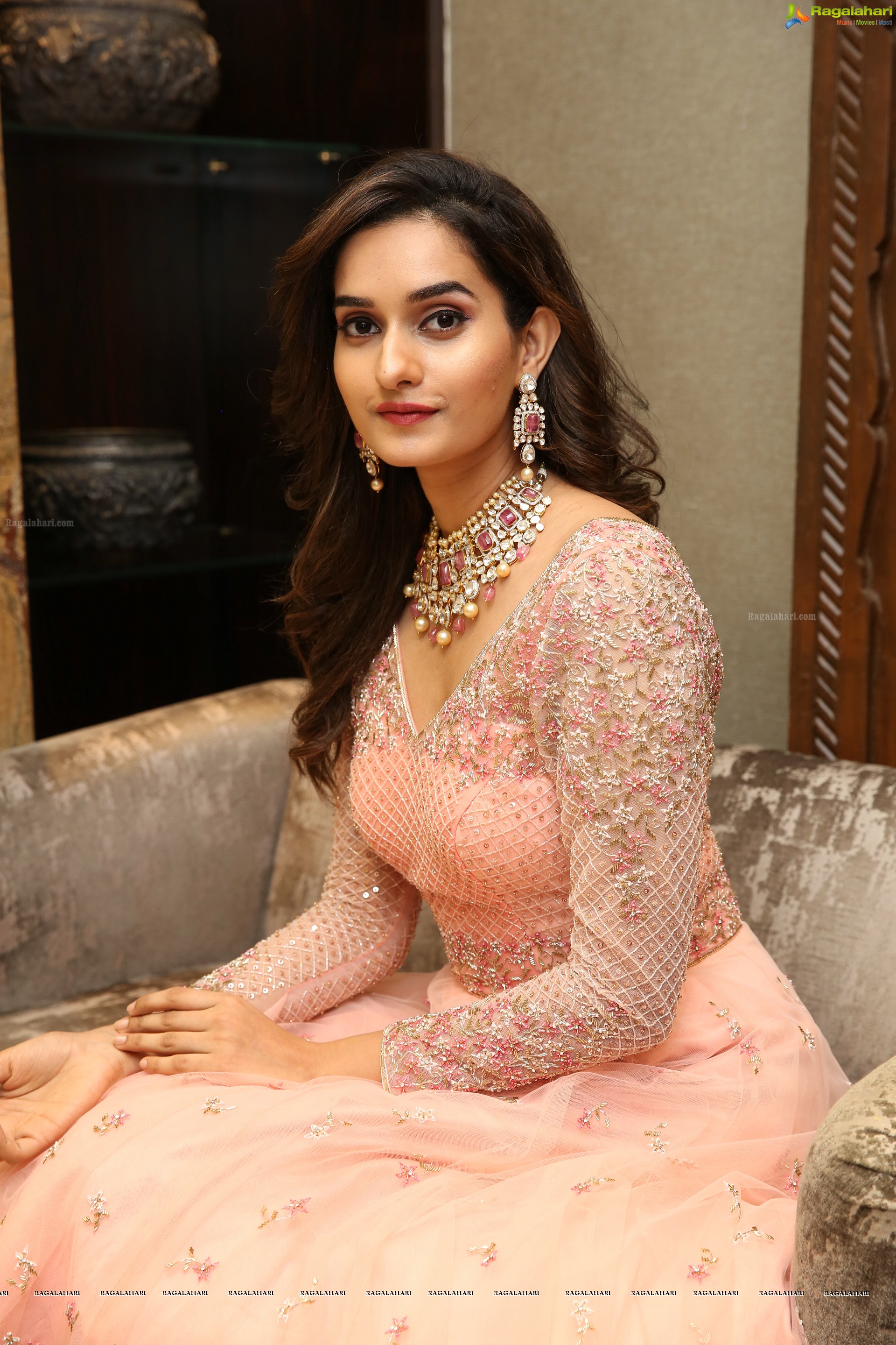 Roshni Sheoran @ The Royal Navarathri Collection & Dolphin D3 Exhibition by Kalasha Jewels - HD Gallery