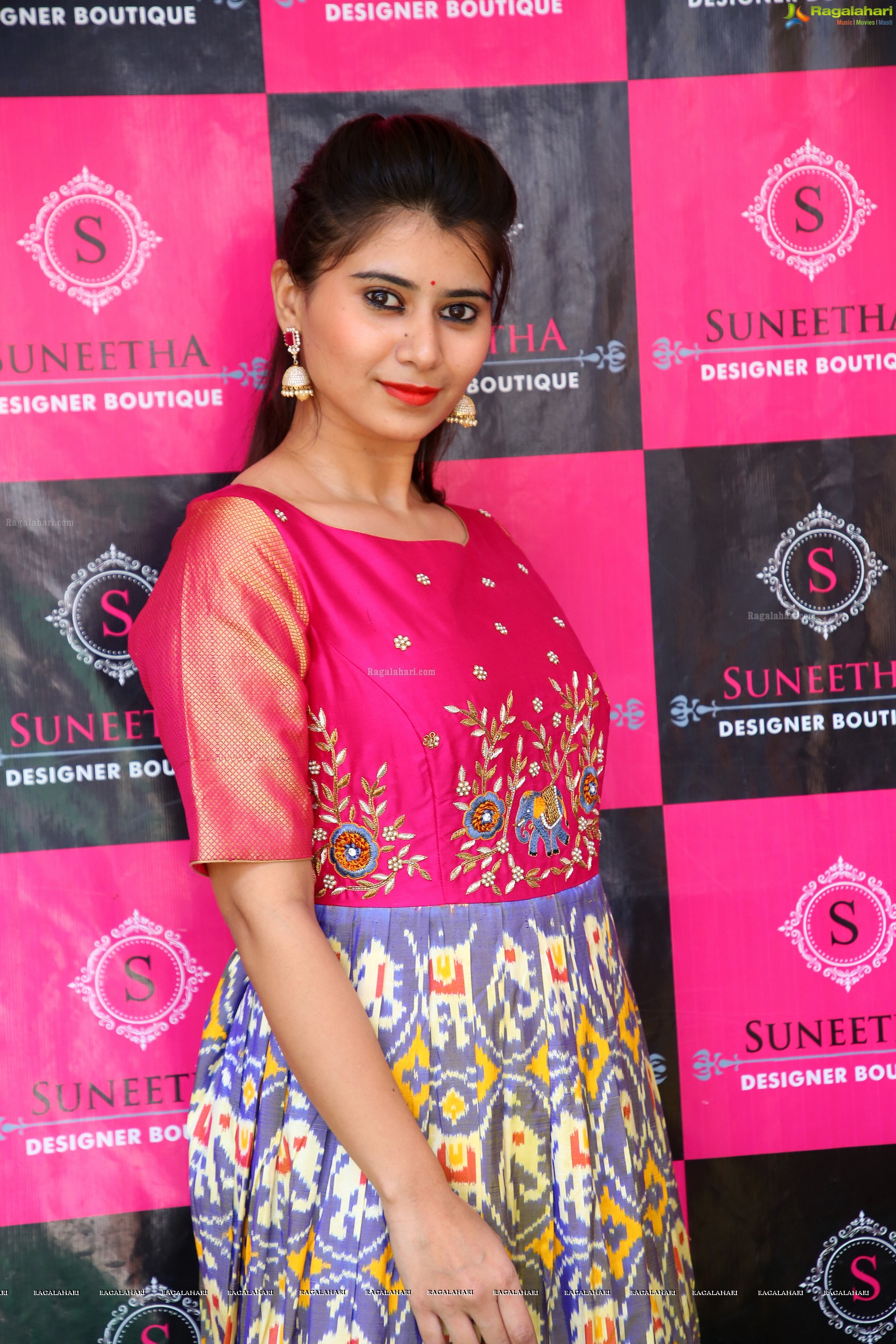 Shraddha Sharma @ Suneetha Designer Boutique Exhibition & Sale - HD Gallery