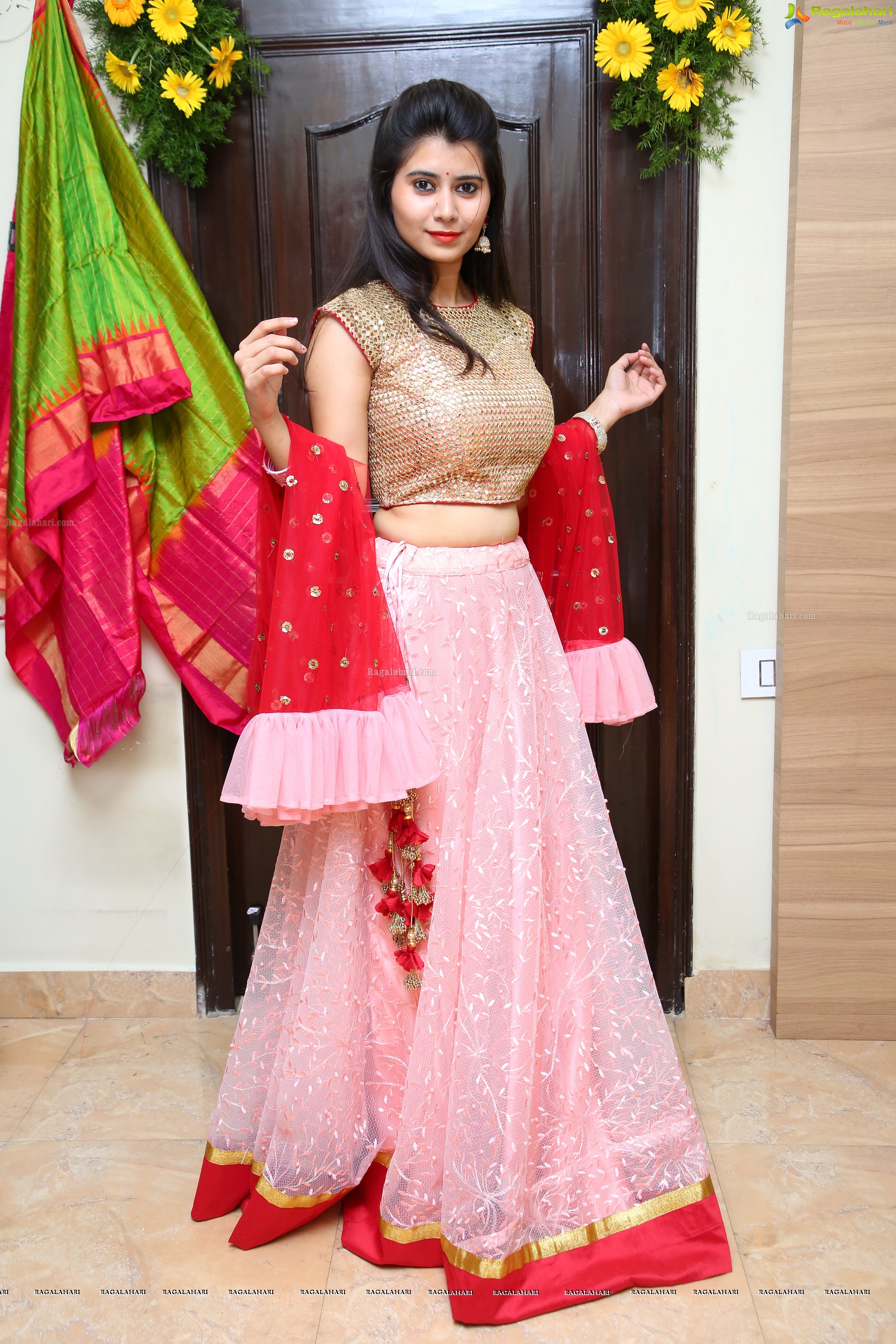 Shraddha Sharma @ Suneetha Designer Boutique Exhibition & Sale - HD Gallery